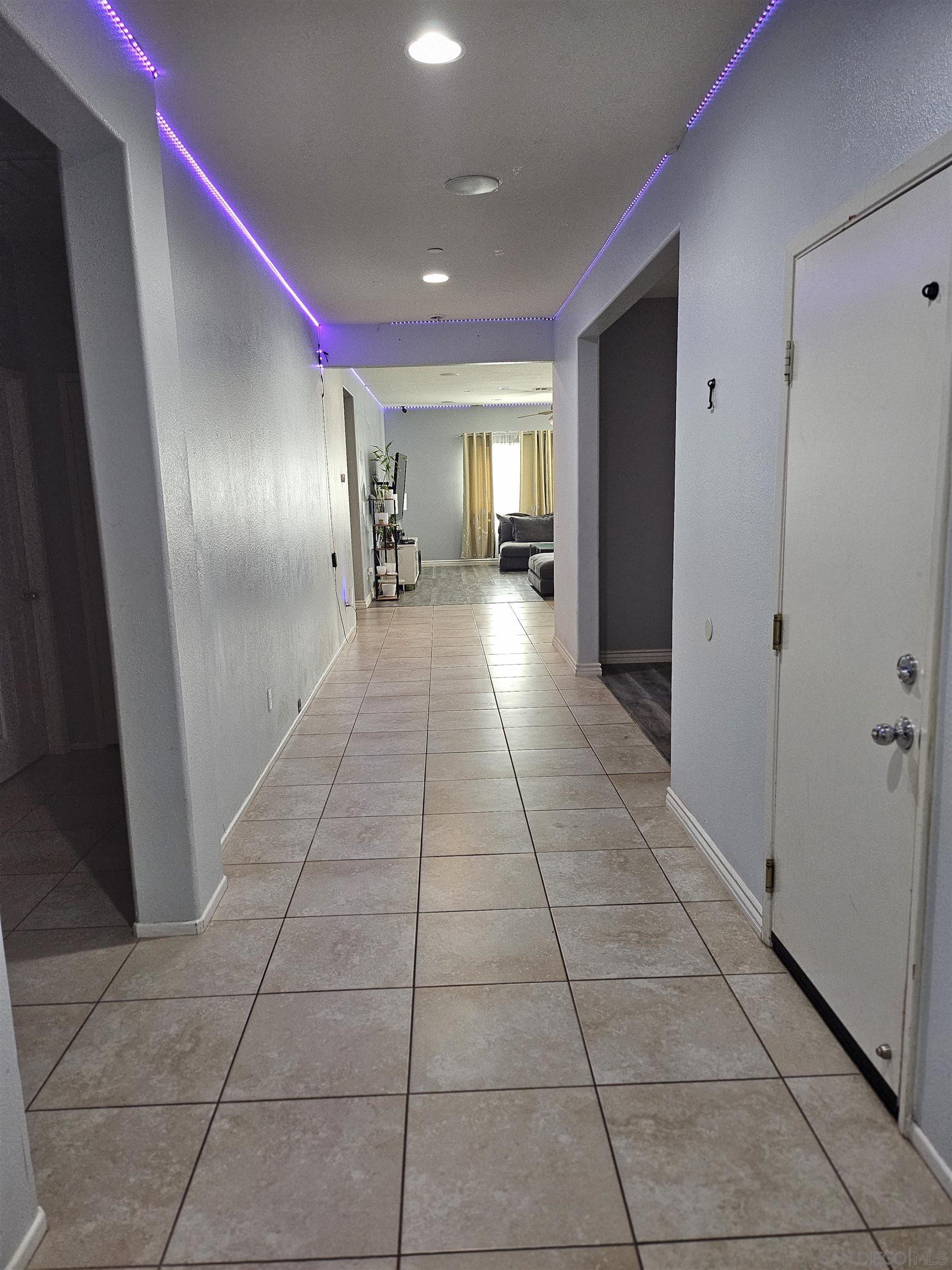 Detail Gallery Image 2 of 10 For 33161  Cattle Dr, Winchester,  CA 92596 - 5 Beds | 2 Baths