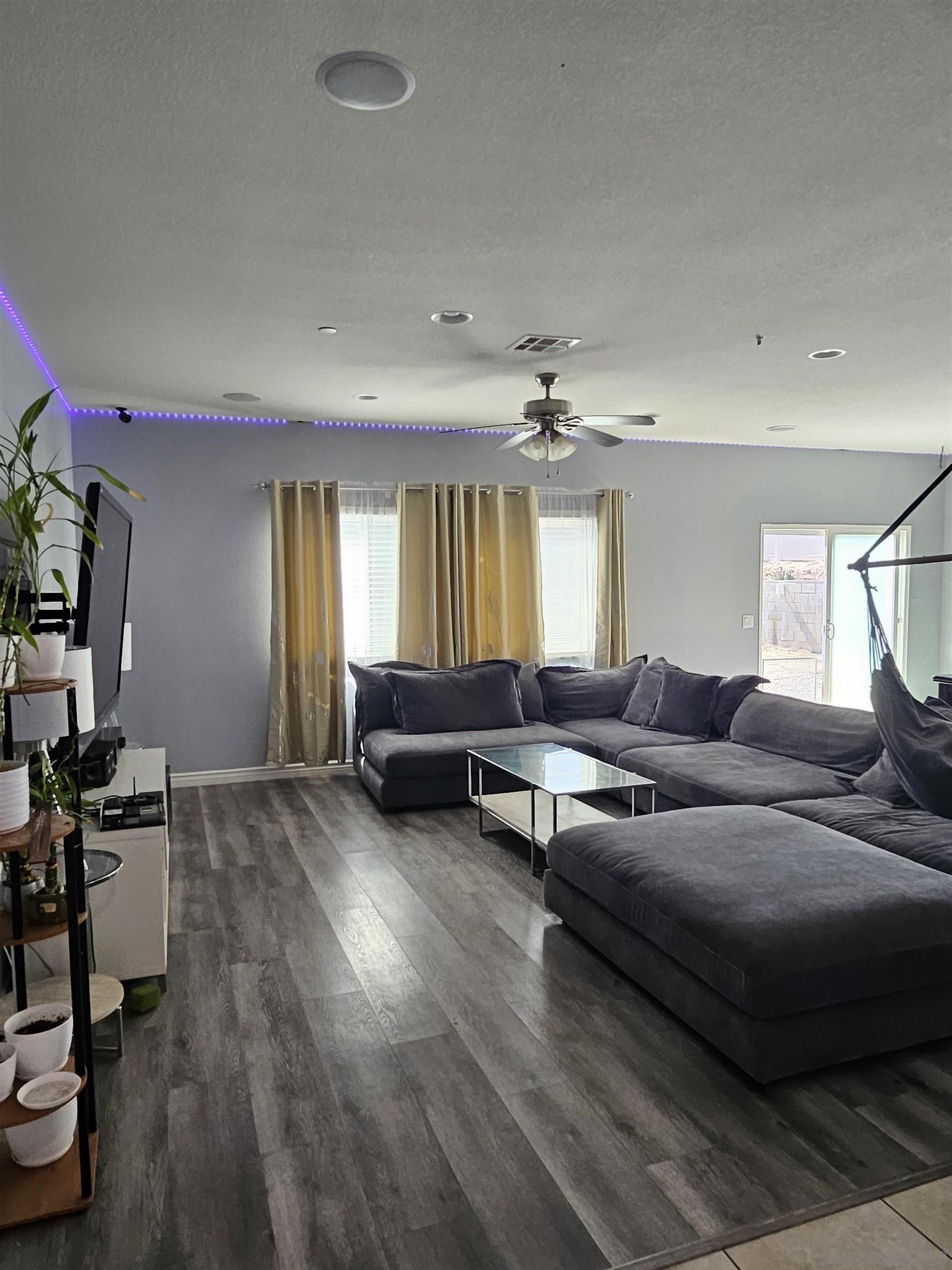 Detail Gallery Image 5 of 10 For 33161  Cattle Dr, Winchester,  CA 92596 - 5 Beds | 2 Baths