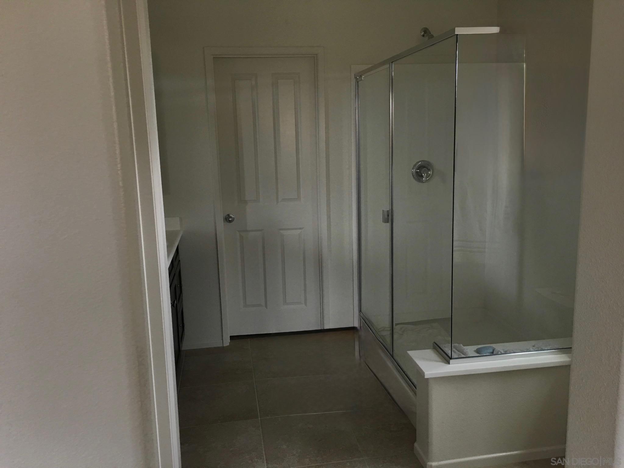 Detail Gallery Image 7 of 10 For 33161  Cattle Dr, Winchester,  CA 92596 - 5 Beds | 2 Baths