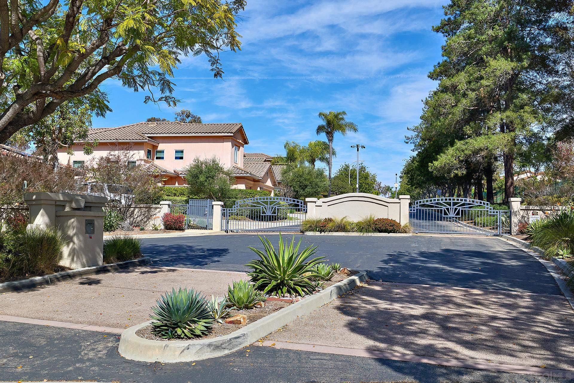 Detail Gallery Image 3 of 30 For 3650  Camino Marglesa, Escondido,  CA 92025 - 4 Beds | 2/1 Baths