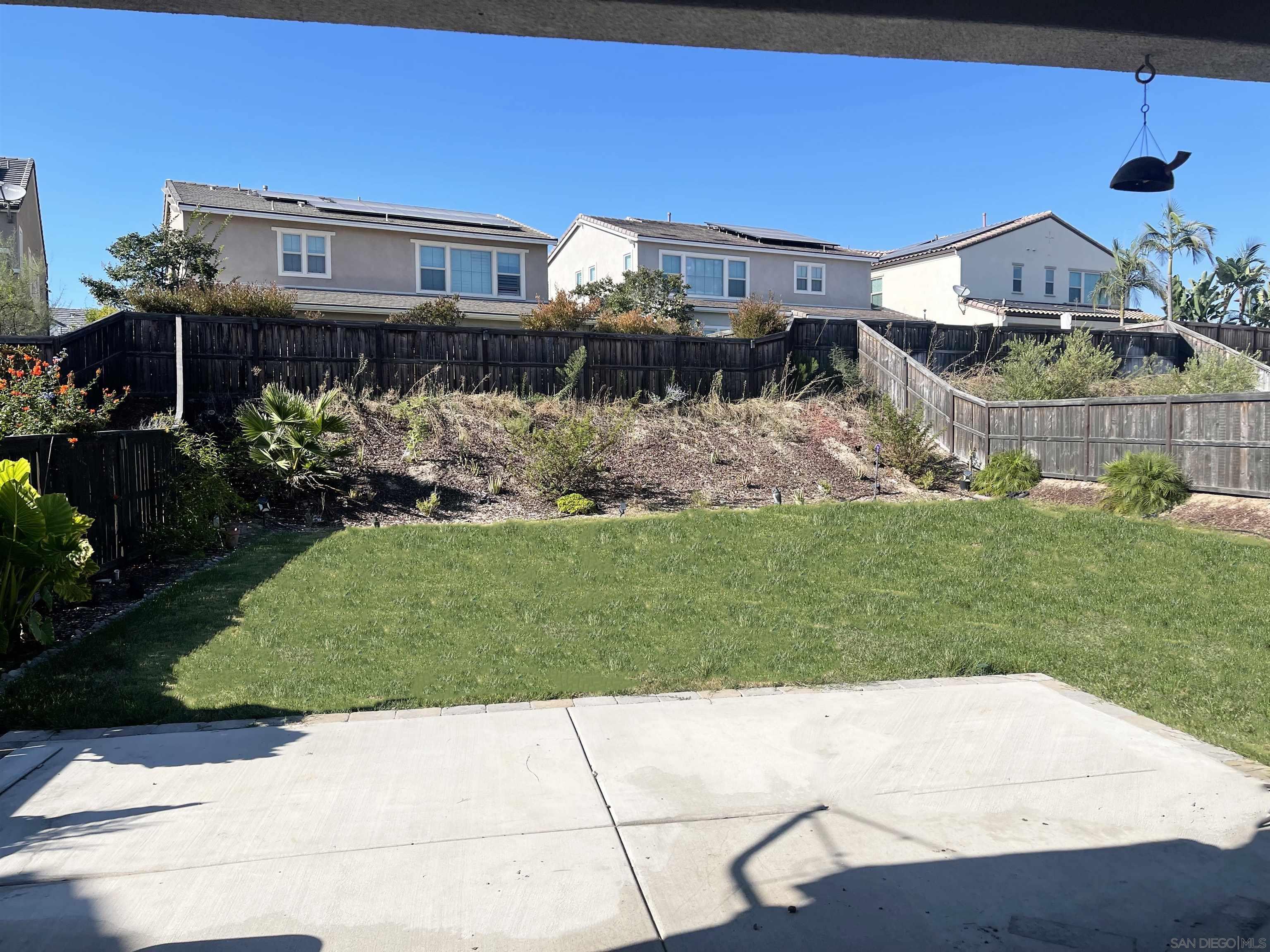 Detail Gallery Image 11 of 22 For 987  Camino Levante, Chula Vista,  CA 91913 - 4 Beds | 3/1 Baths