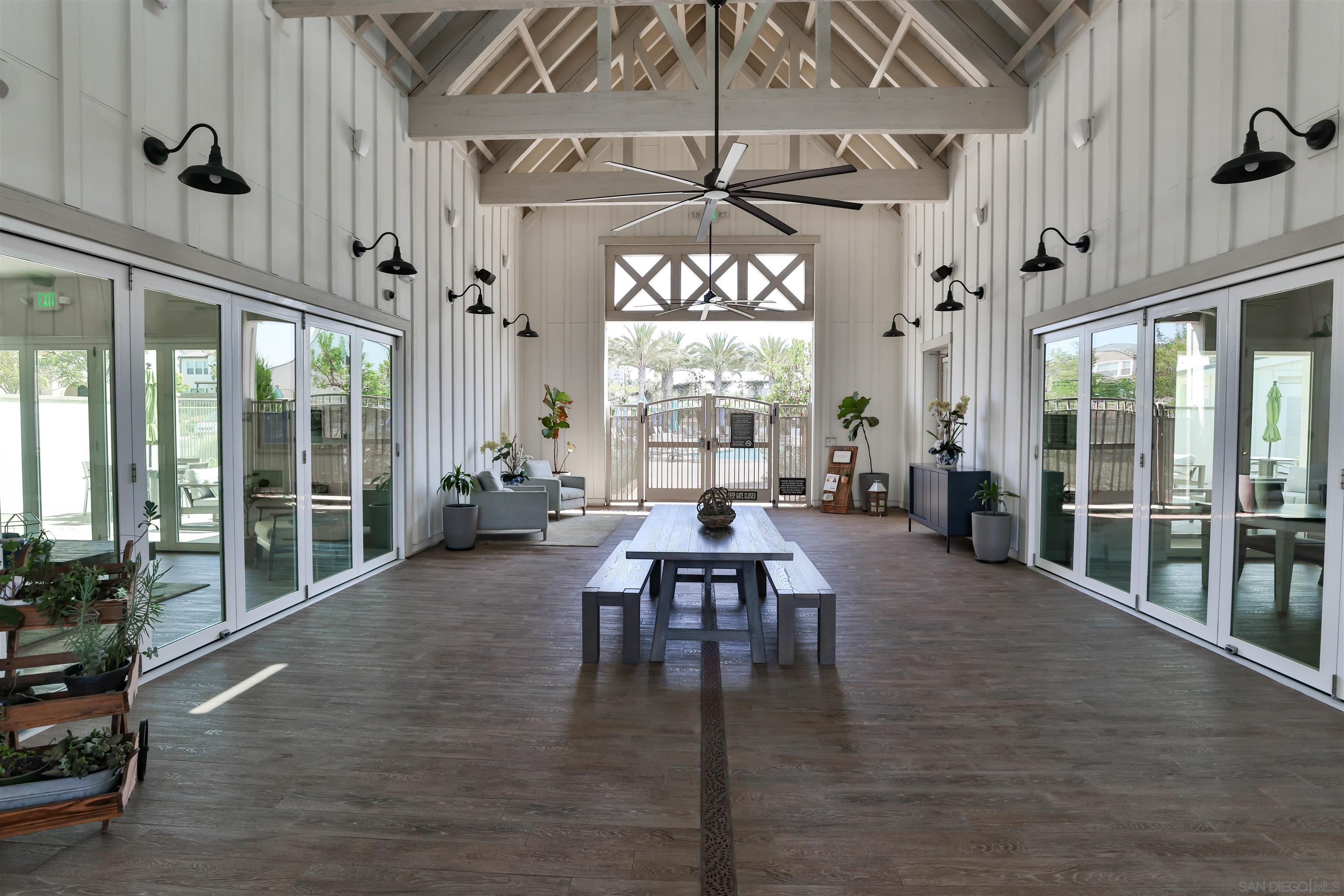 Detail Gallery Image 19 of 22 For 987  Camino Levante, Chula Vista,  CA 91913 - 4 Beds | 3/1 Baths