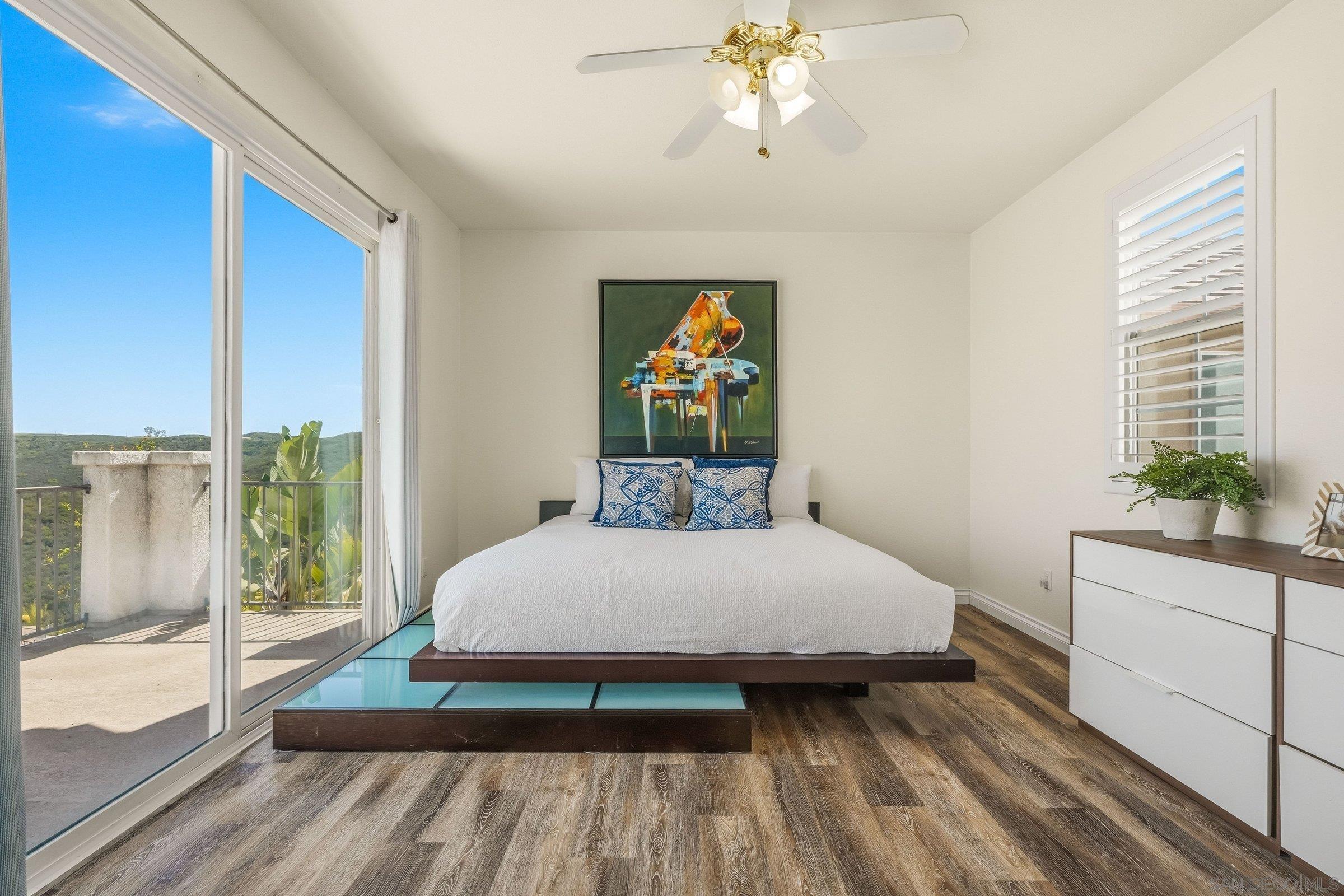 Detail Gallery Image 15 of 28 For 11393  Vista Elevada, San Diego,  CA 92131 - 3 Beds | 2/1 Baths