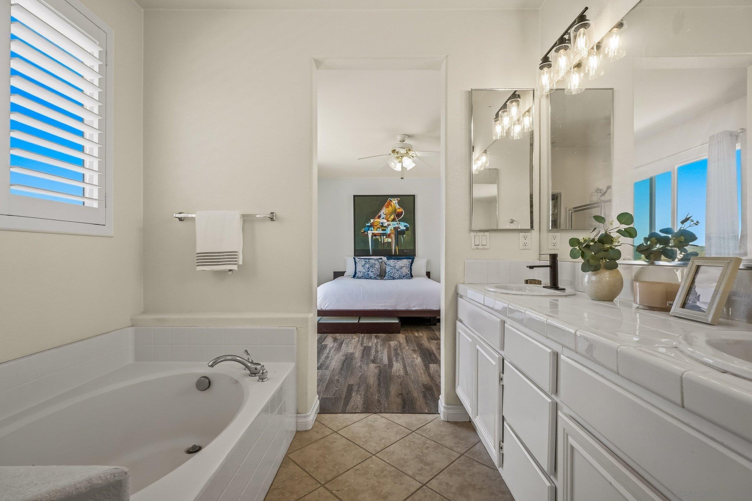 Detail Gallery Image 17 of 28 For 11393  Vista Elevada, San Diego,  CA 92131 - 3 Beds | 2/1 Baths