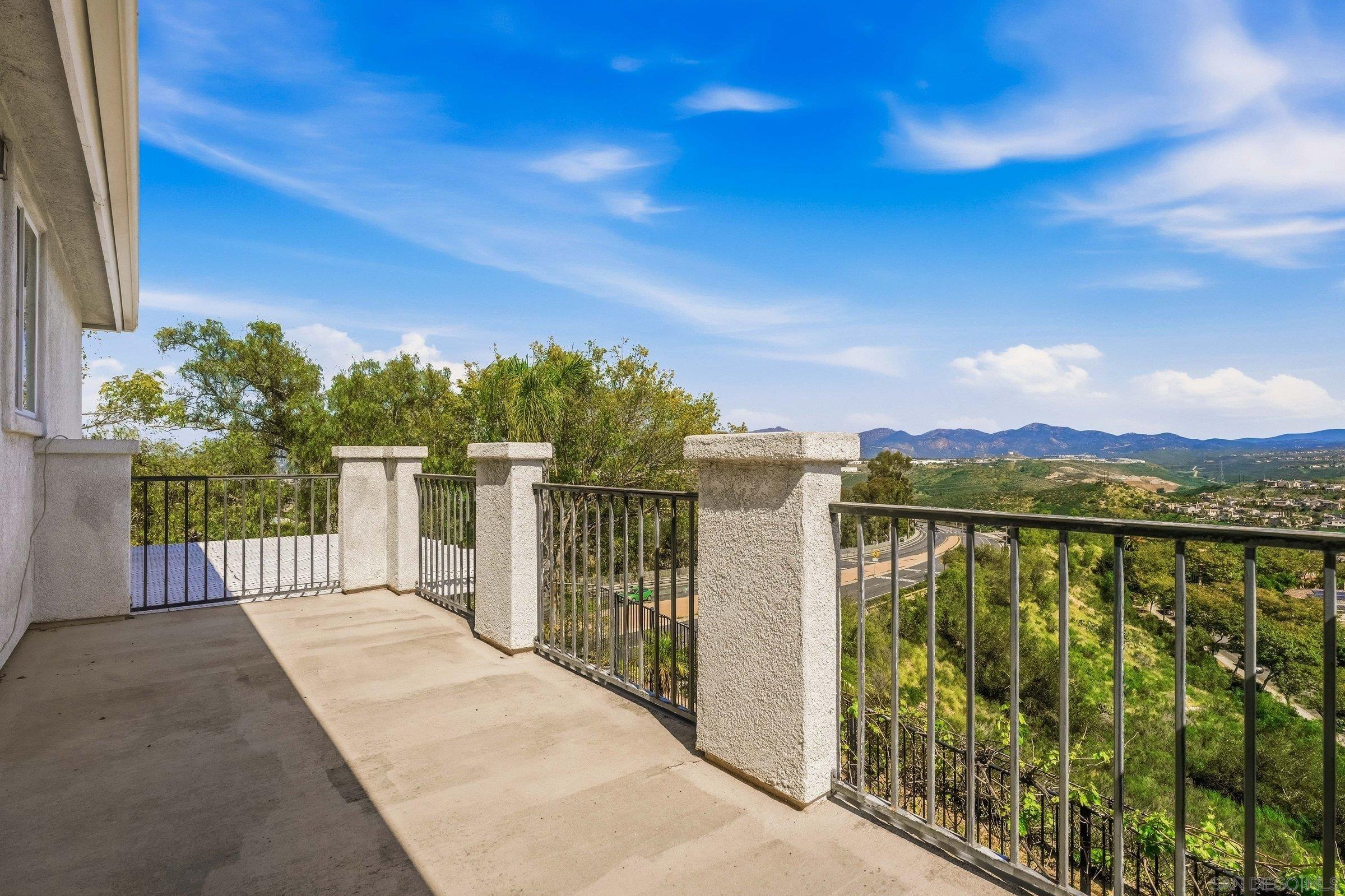 Detail Gallery Image 18 of 28 For 11393  Vista Elevada, San Diego,  CA 92131 - 3 Beds | 2/1 Baths