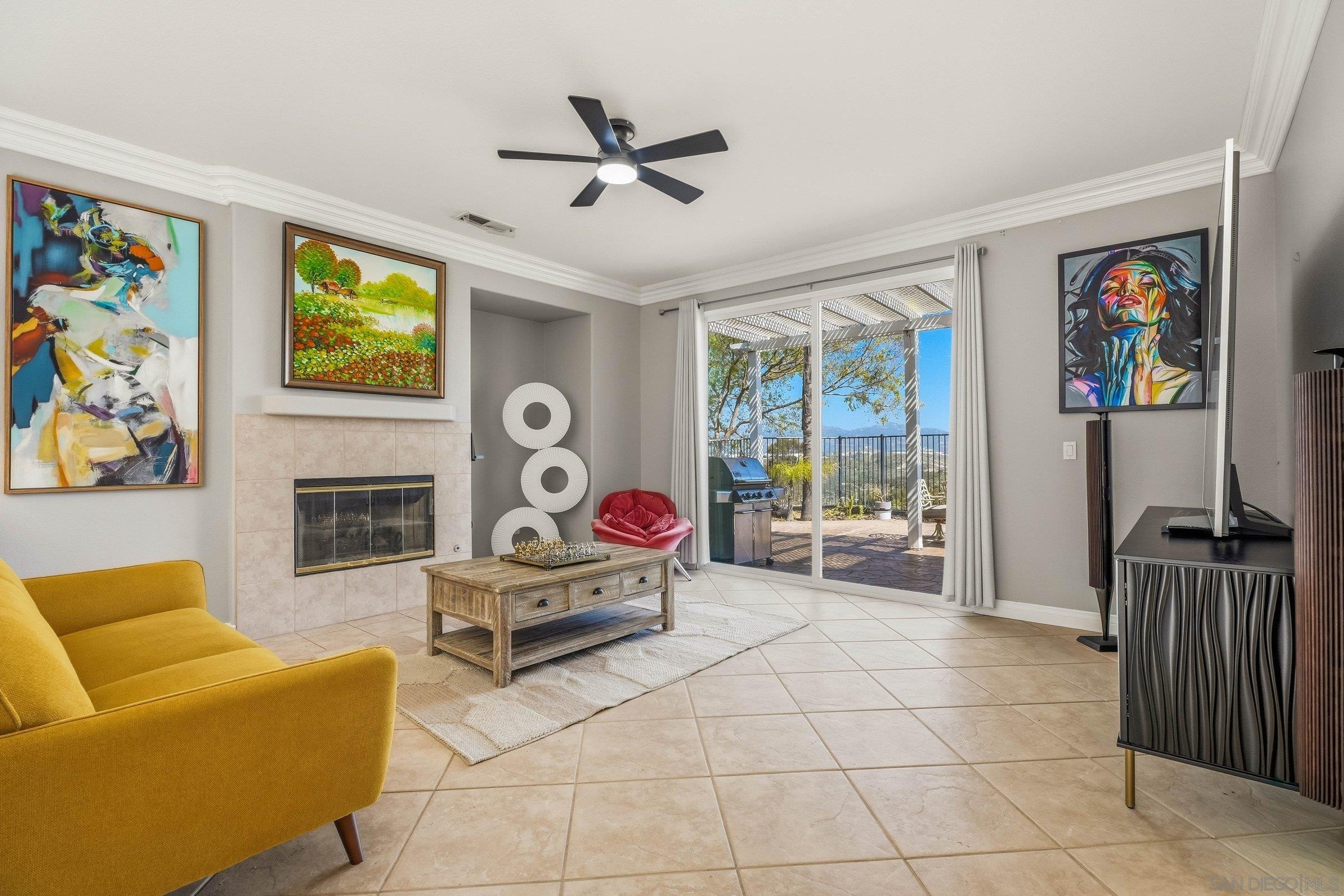 Detail Gallery Image 9 of 28 For 11393  Vista Elevada, San Diego,  CA 92131 - 3 Beds | 2/1 Baths