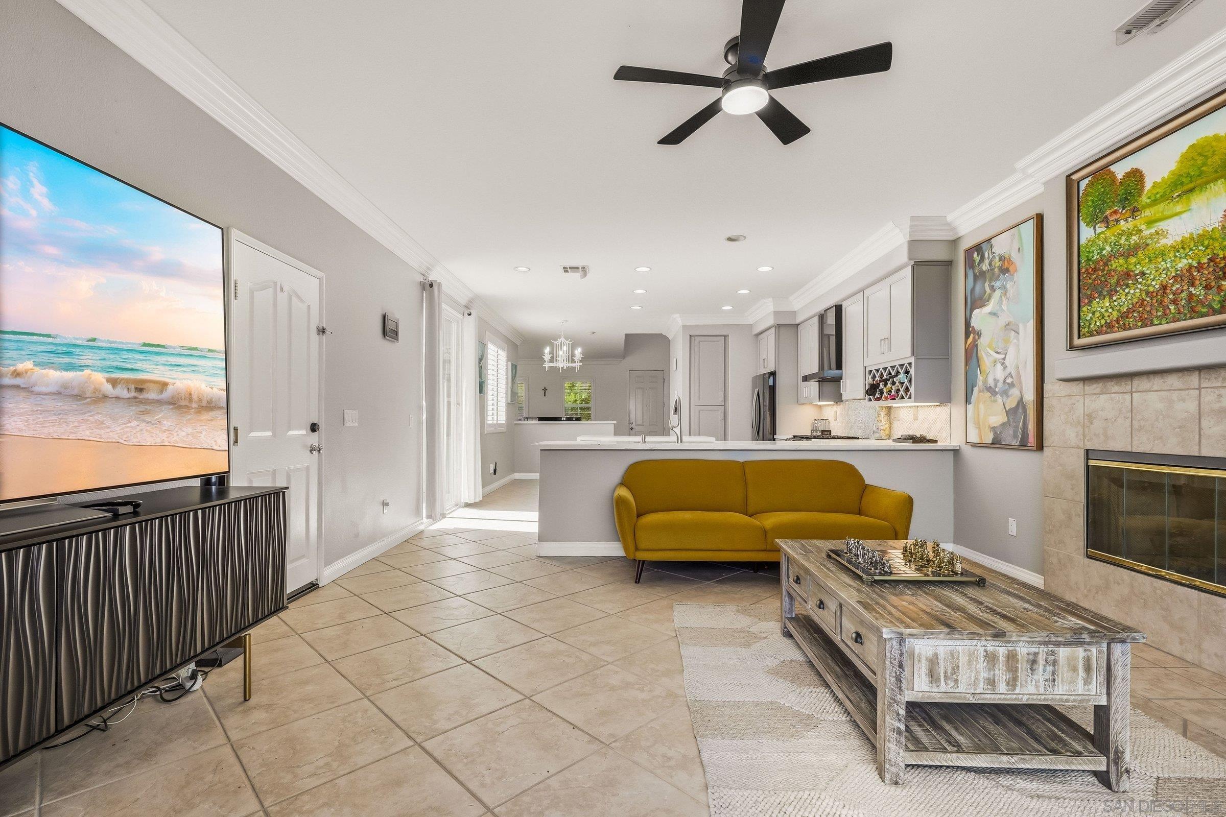 Detail Gallery Image 10 of 28 For 11393  Vista Elevada, San Diego,  CA 92131 - 3 Beds | 2/1 Baths