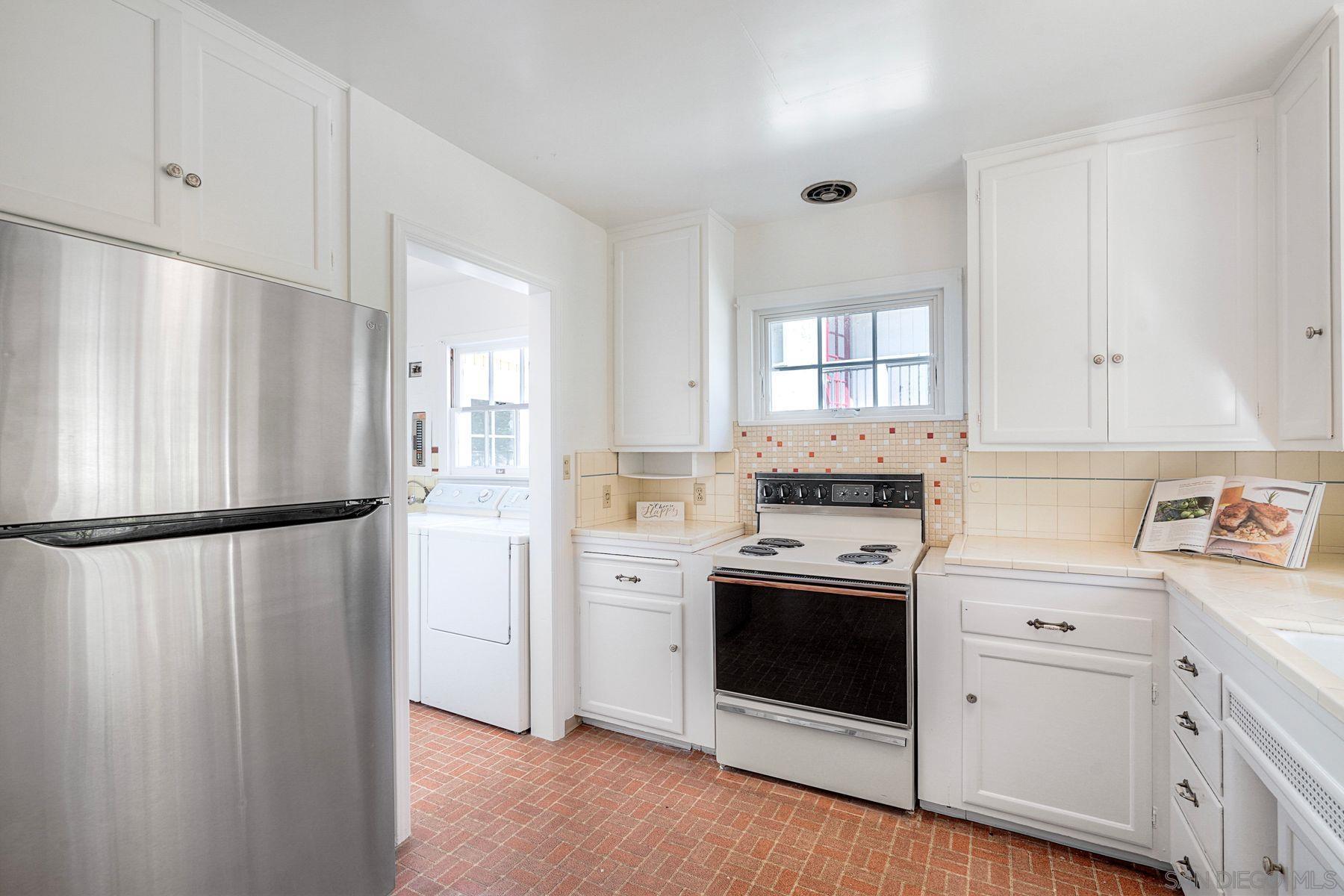 Detail Gallery Image 17 of 47 For 8518  Chevy Chase Dr, La Mesa,  CA 91941 - 4 Beds | 3 Baths