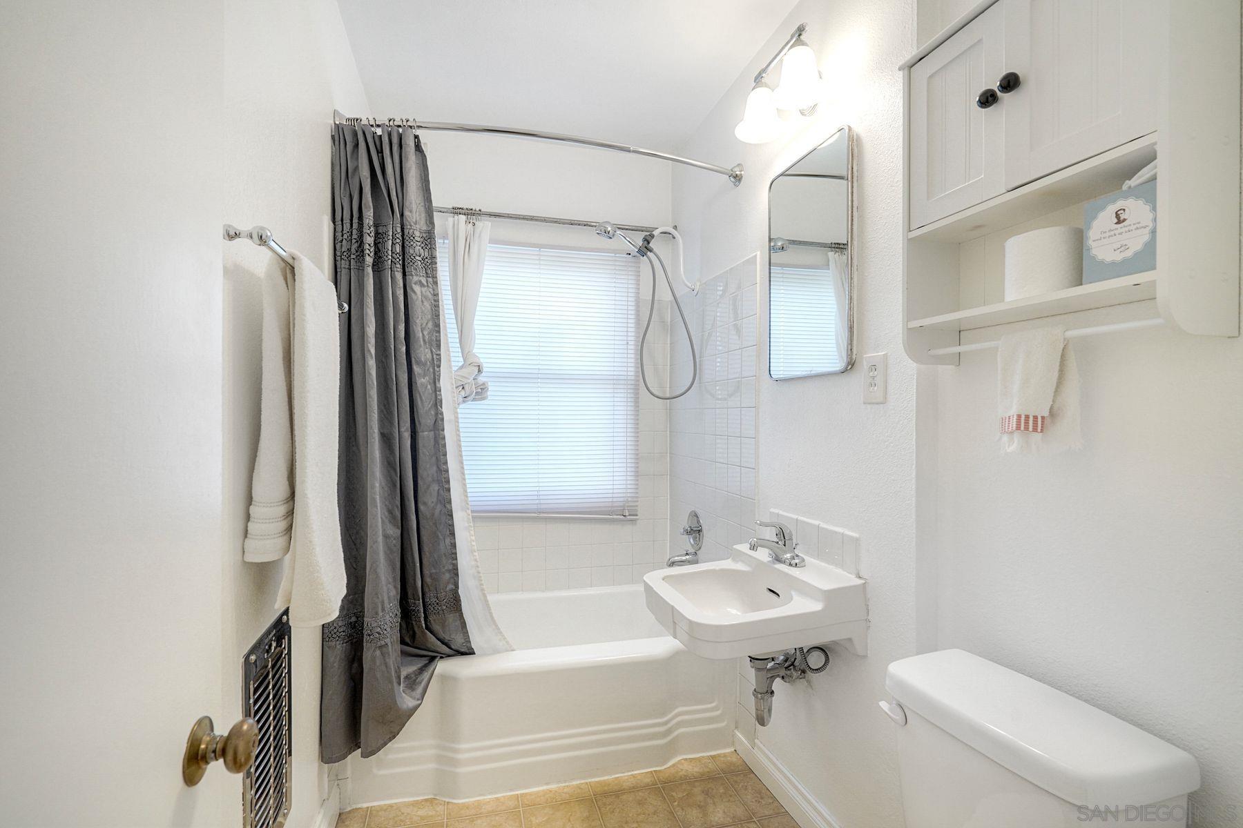 Detail Gallery Image 34 of 47 For 8518  Chevy Chase Dr, La Mesa,  CA 91941 - 4 Beds | 3 Baths