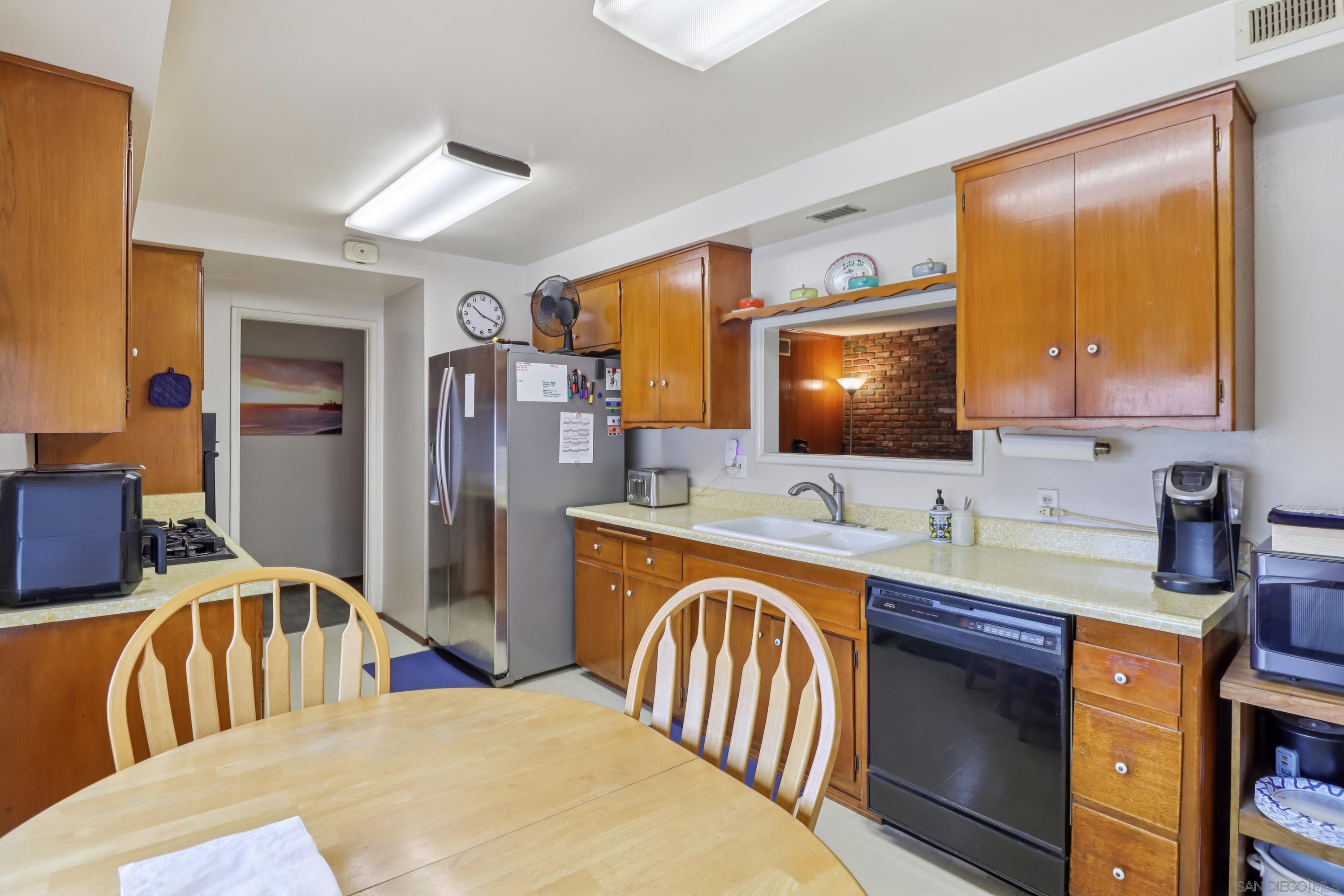 Detail Gallery Image 13 of 34 For 516  Carla Ave, Chula Vista,  CA 91910 - 4 Beds | 2 Baths