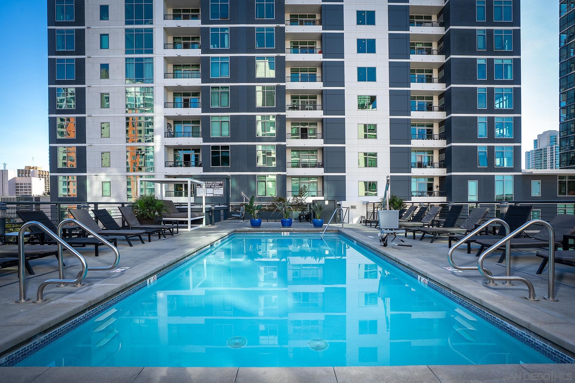 Detail Gallery Image 3 of 72 For 425 W Beech St  #327,  San Diego,  CA 92101 - 1 Beds | 1 Baths