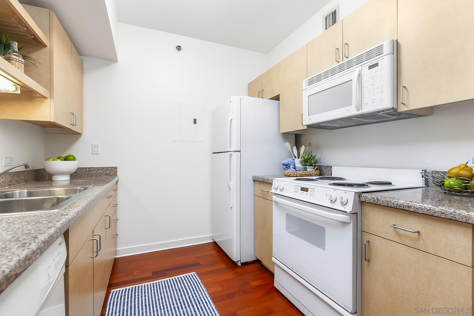 Detail Gallery Image 25 of 72 For 425 W Beech St  #327,  San Diego,  CA 92101 - 1 Beds | 1 Baths