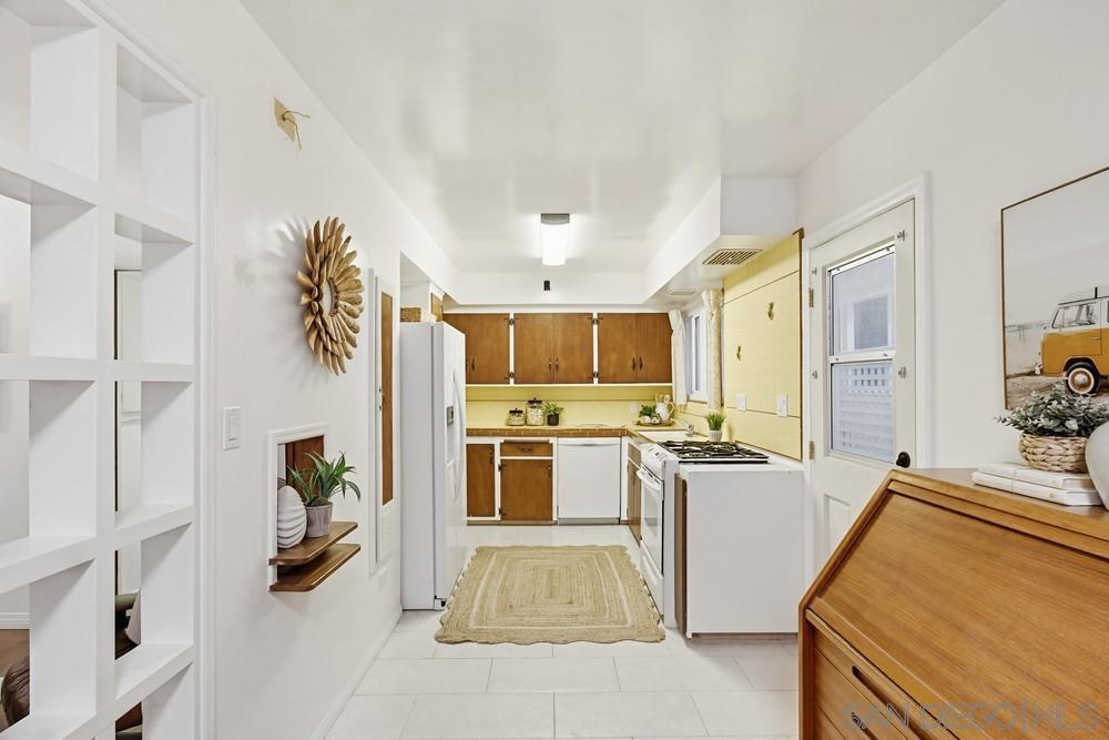 Detail Gallery Image 20 of 75 For 829-31  Avalon Ct, San Diego,  CA 92109 - – Beds | – Baths