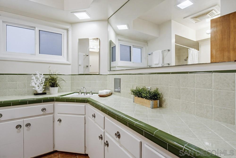 Detail Gallery Image 43 of 75 For 829-31  Avalon Ct, San Diego,  CA 92109 - – Beds | – Baths