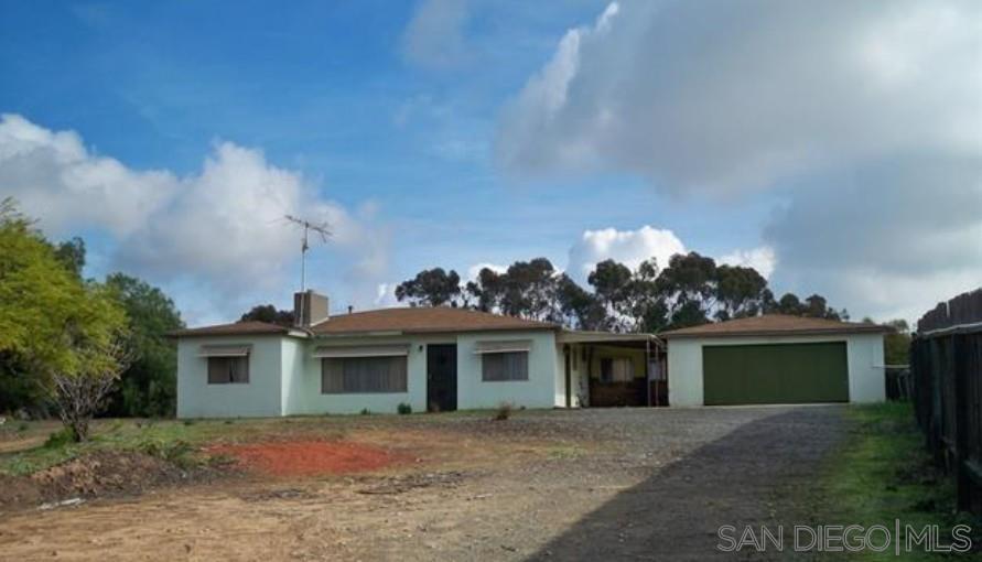 Detail Gallery Image 4 of 4 For 945 E J St, Chula Vista,  CA 91910 - 4 Beds | 2 Baths