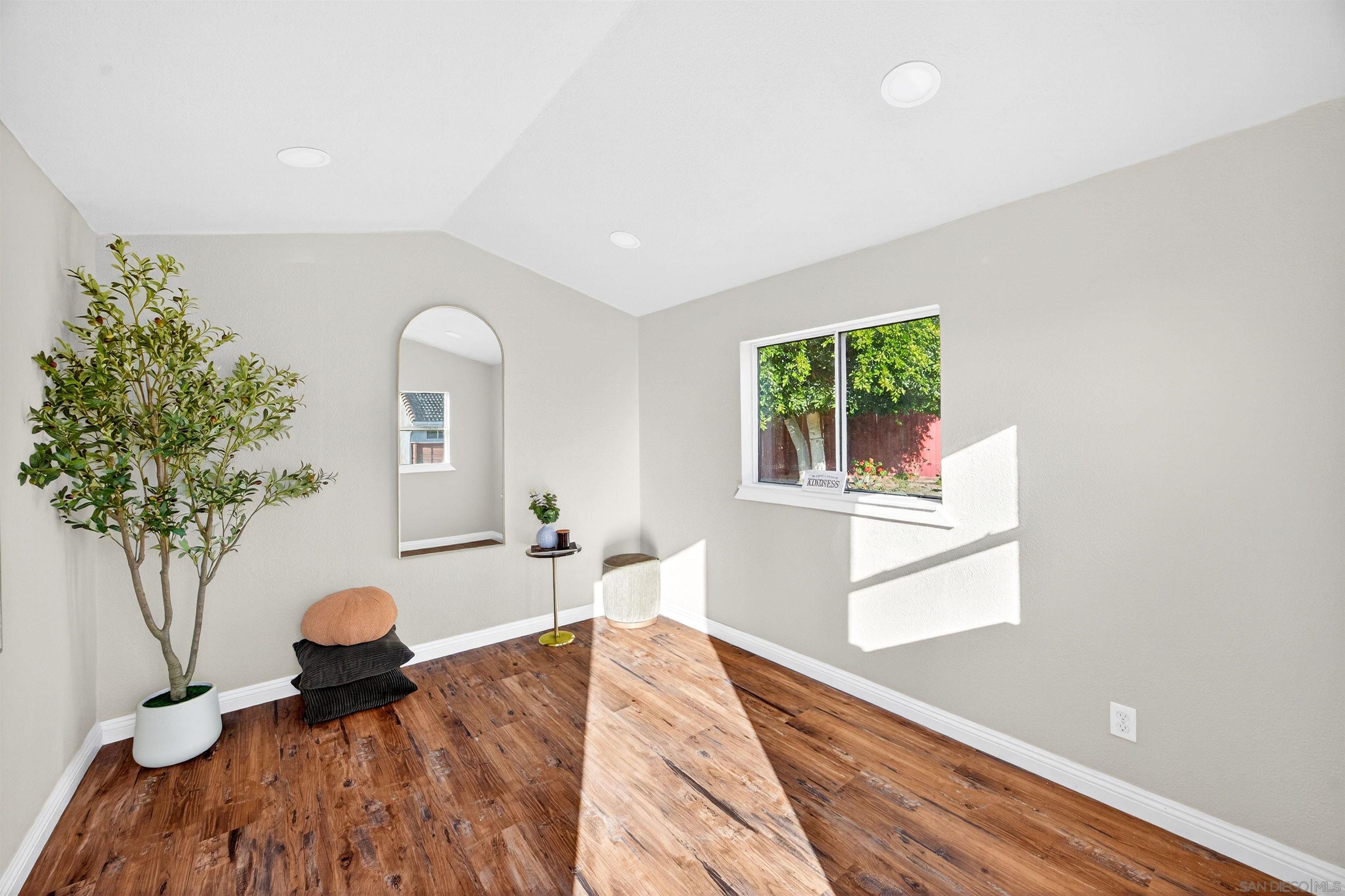 Detail Gallery Image 37 of 61 For 139  Ely St, Oceanside,  CA 92054 - 4 Beds | 2 Baths