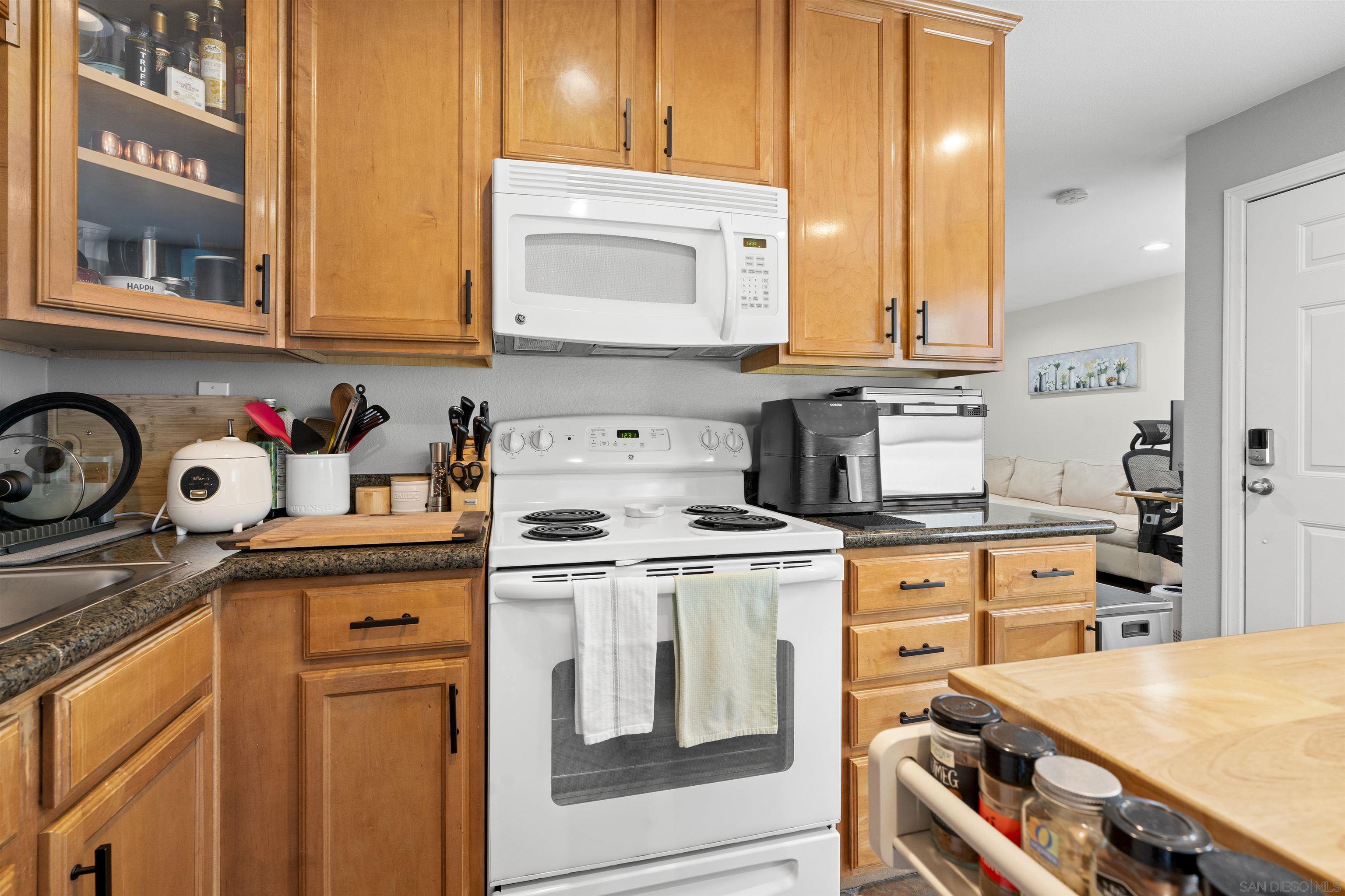 Detail Gallery Image 18 of 39 For 6333  College Grove Way  #1101 (14),  San Diego,  CA 92115 - 2 Beds | 1/1 Baths