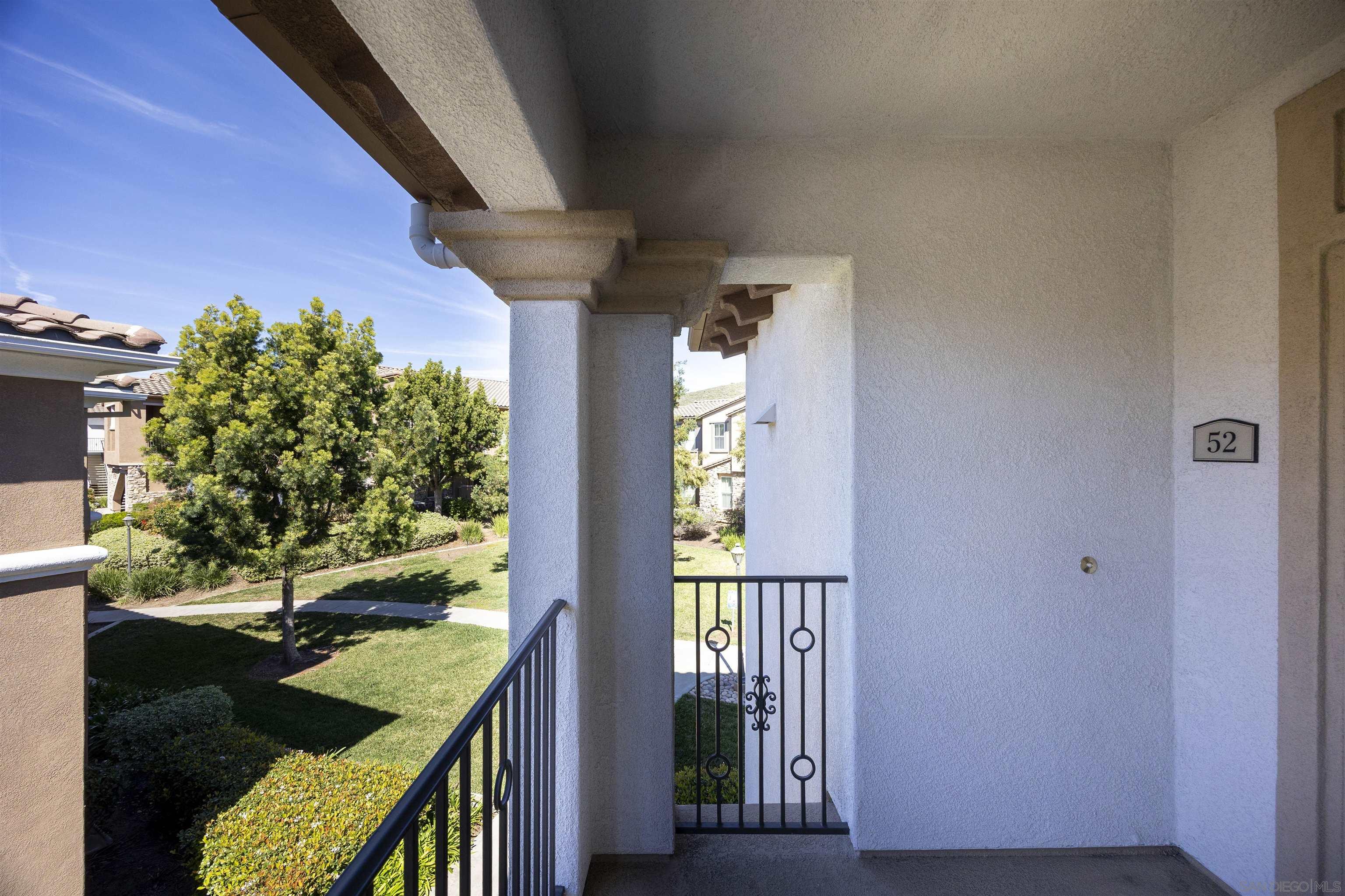 Detail Gallery Image 2 of 40 For 10910  Serafina Lane  #52,  San Diego,  CA 92128 - 2 Beds | 2 Baths