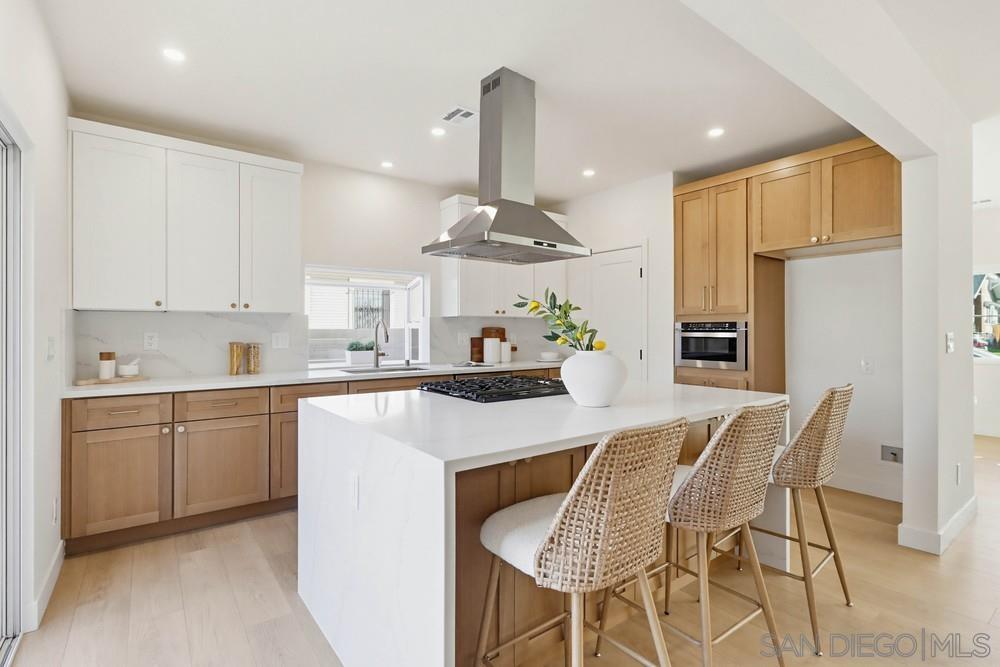 Detail Gallery Image 12 of 44 For 1056-1058  Lincoln Ave, San Diego,  CA 92103 - 4 Beds | 3 Baths