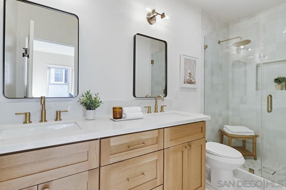 Detail Gallery Image 16 of 44 For 1056-1058  Lincoln Ave, San Diego,  CA 92103 - 4 Beds | 3 Baths