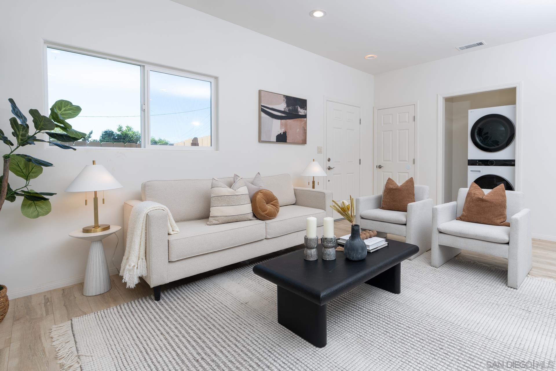 Detail Gallery Image 12 of 74 For 12327  Lemon Crest Dr, Lakeside,  CA 92040 - 5 Beds | 4 Baths