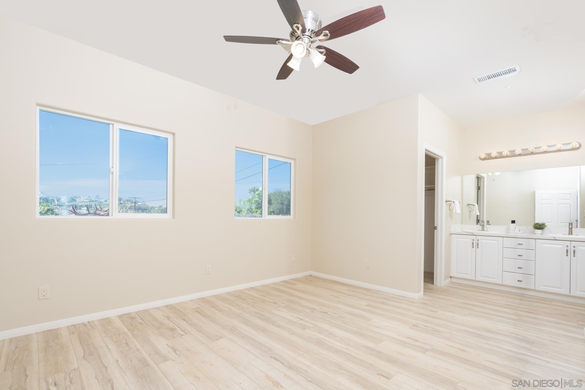 Detail Gallery Image 13 of 74 For 12327  Lemon Crest Dr, Lakeside,  CA 92040 - 5 Beds | 4 Baths