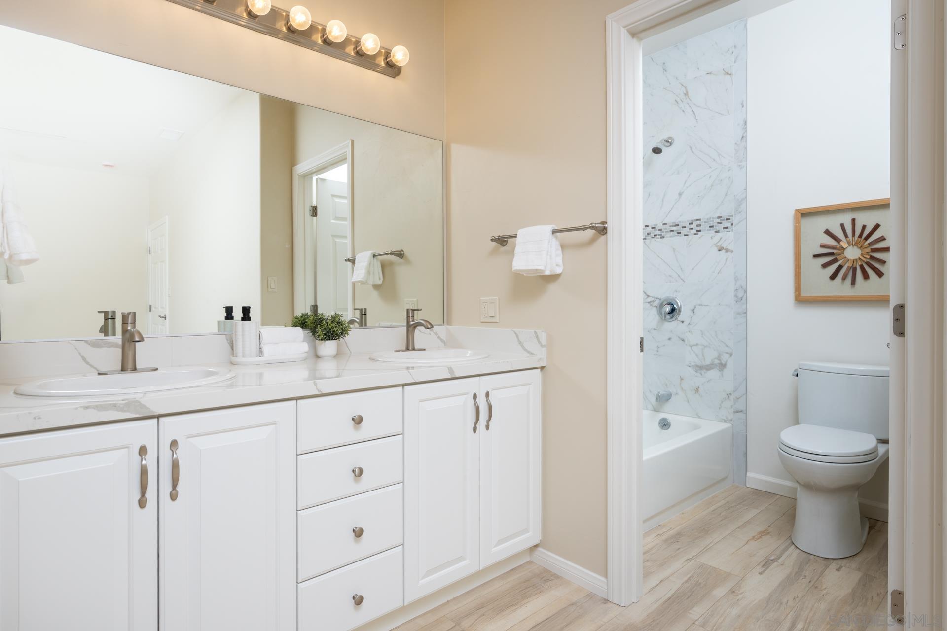 Detail Gallery Image 16 of 74 For 12327  Lemon Crest Dr, Lakeside,  CA 92040 - 5 Beds | 4 Baths