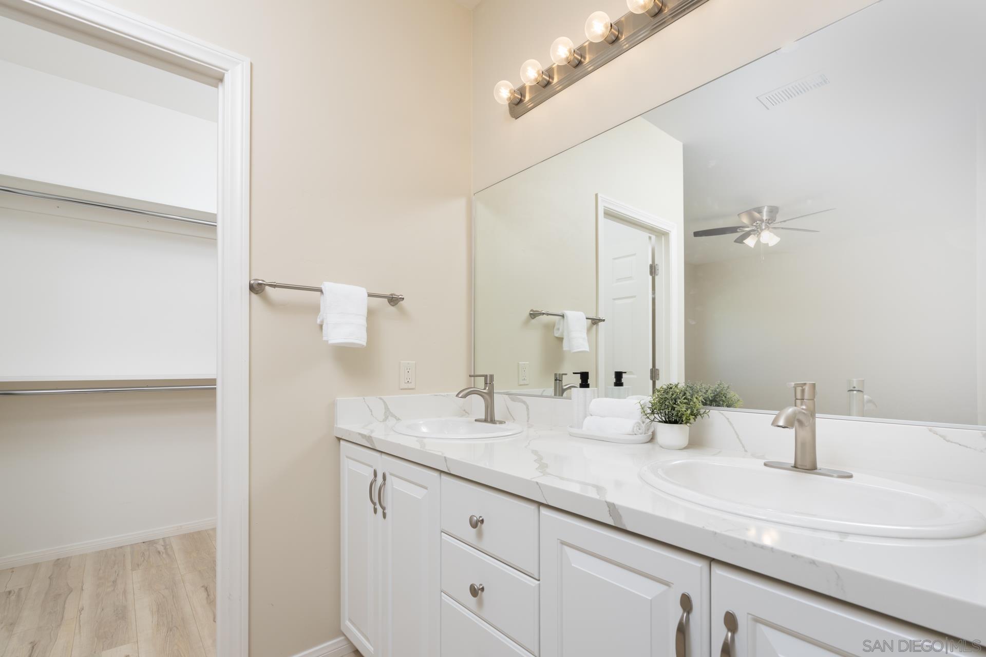 Detail Gallery Image 17 of 74 For 12327  Lemon Crest Dr, Lakeside,  CA 92040 - 5 Beds | 4 Baths