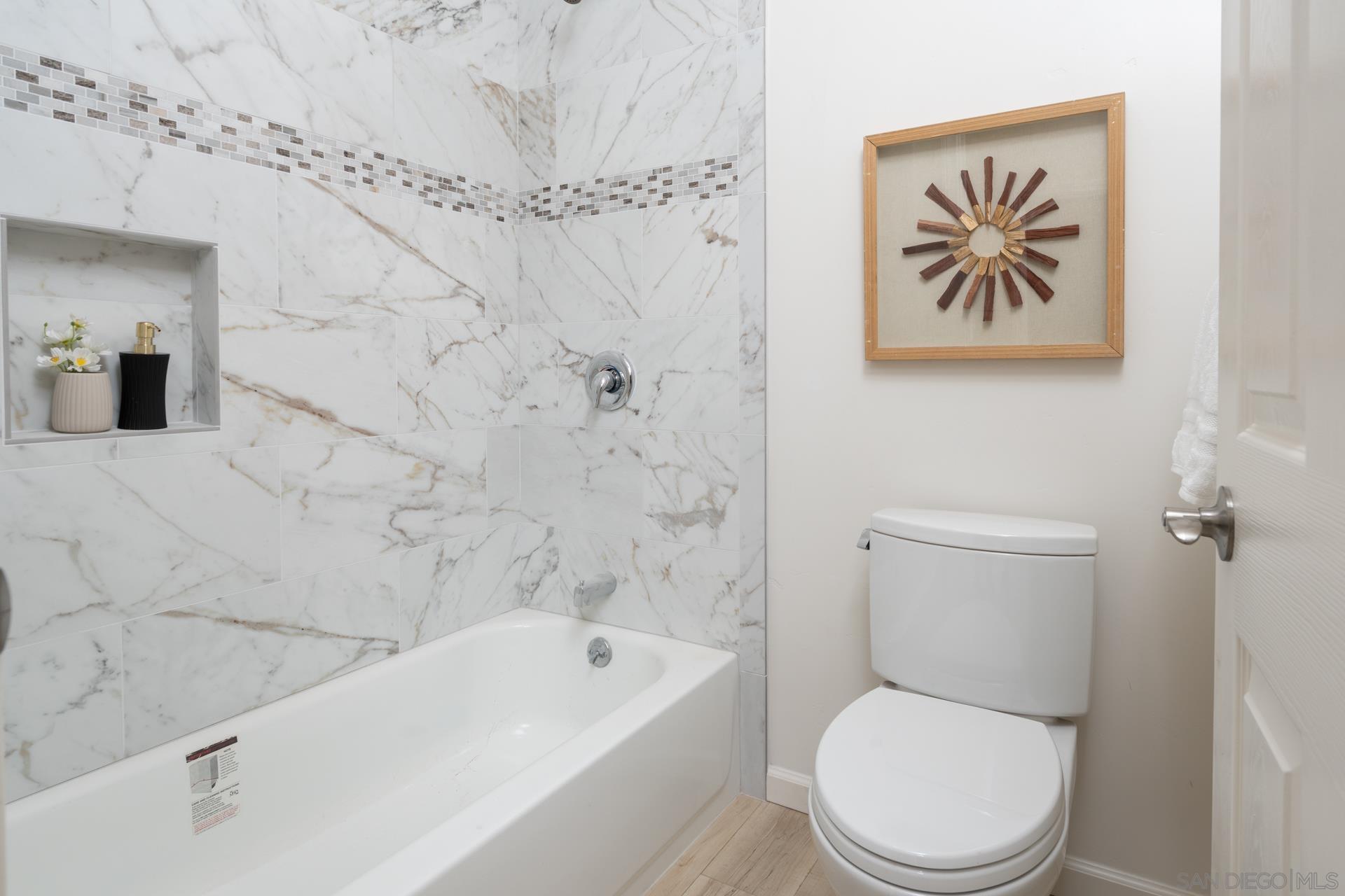 Detail Gallery Image 18 of 74 For 12327  Lemon Crest Dr, Lakeside,  CA 92040 - 5 Beds | 4 Baths