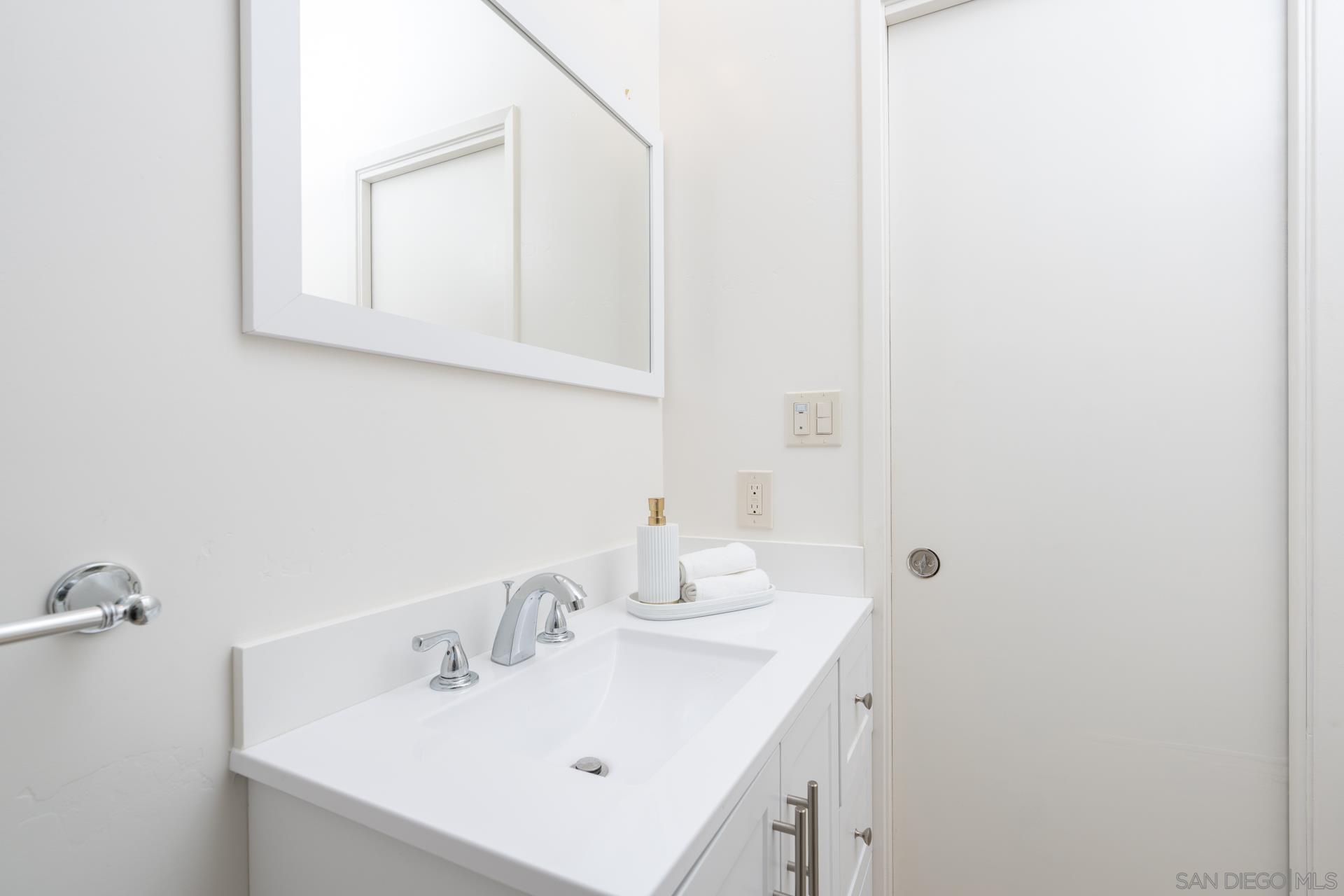 Detail Gallery Image 22 of 74 For 12327  Lemon Crest Dr, Lakeside,  CA 92040 - 5 Beds | 4 Baths