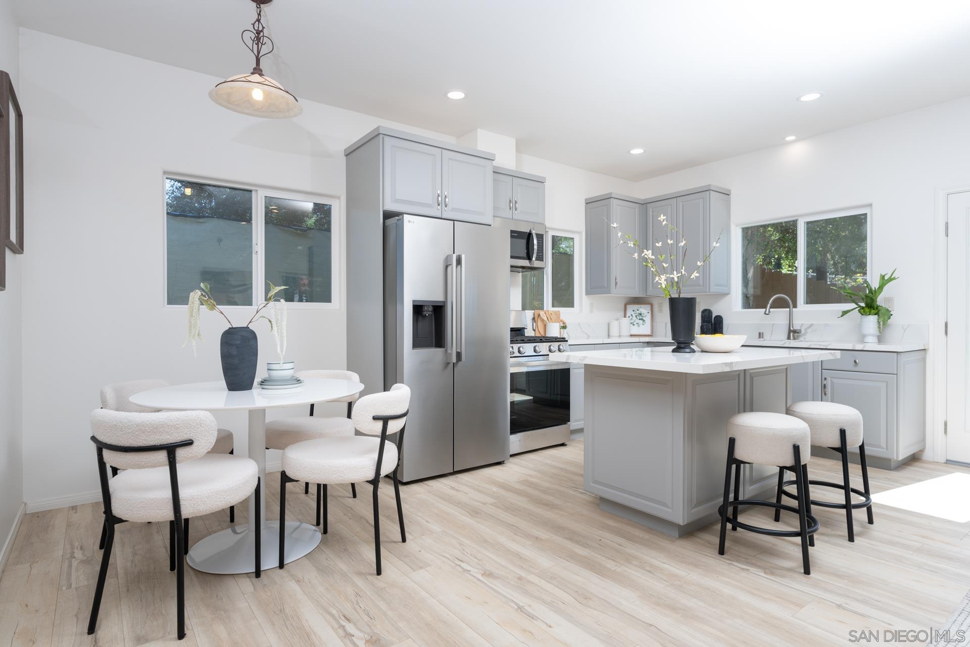 Detail Gallery Image 5 of 74 For 12327  Lemon Crest Dr, Lakeside,  CA 92040 - 5 Beds | 4 Baths