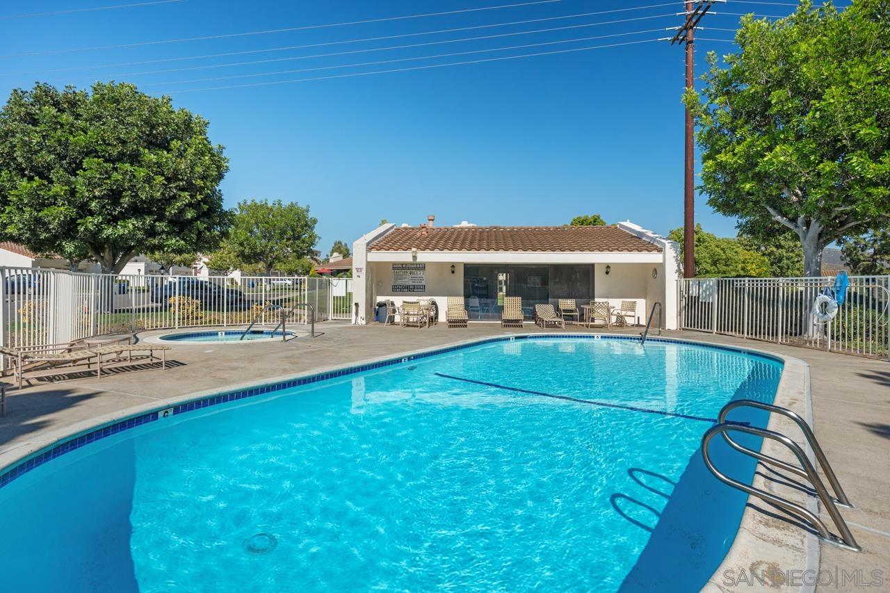 Detail Gallery Image 21 of 25 For 17839  Valle De Lobo, Poway,  CA 92064 - 2 Beds | 2 Baths