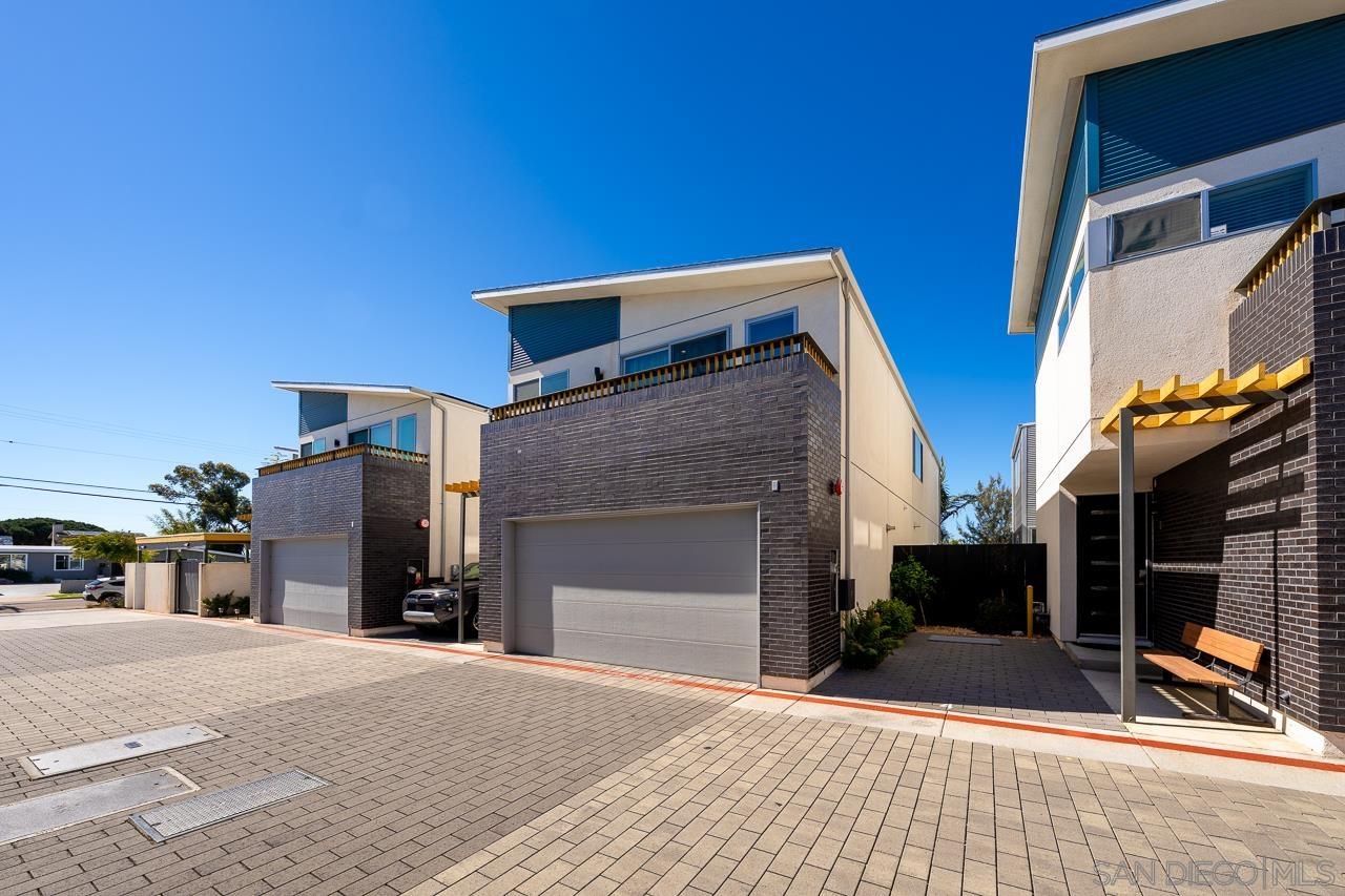 Detail Gallery Image 3 of 43 For 1166  Holly Avenue  #3,  Imperial Beach,  CA 91932 - 3 Beds | 2/1 Baths