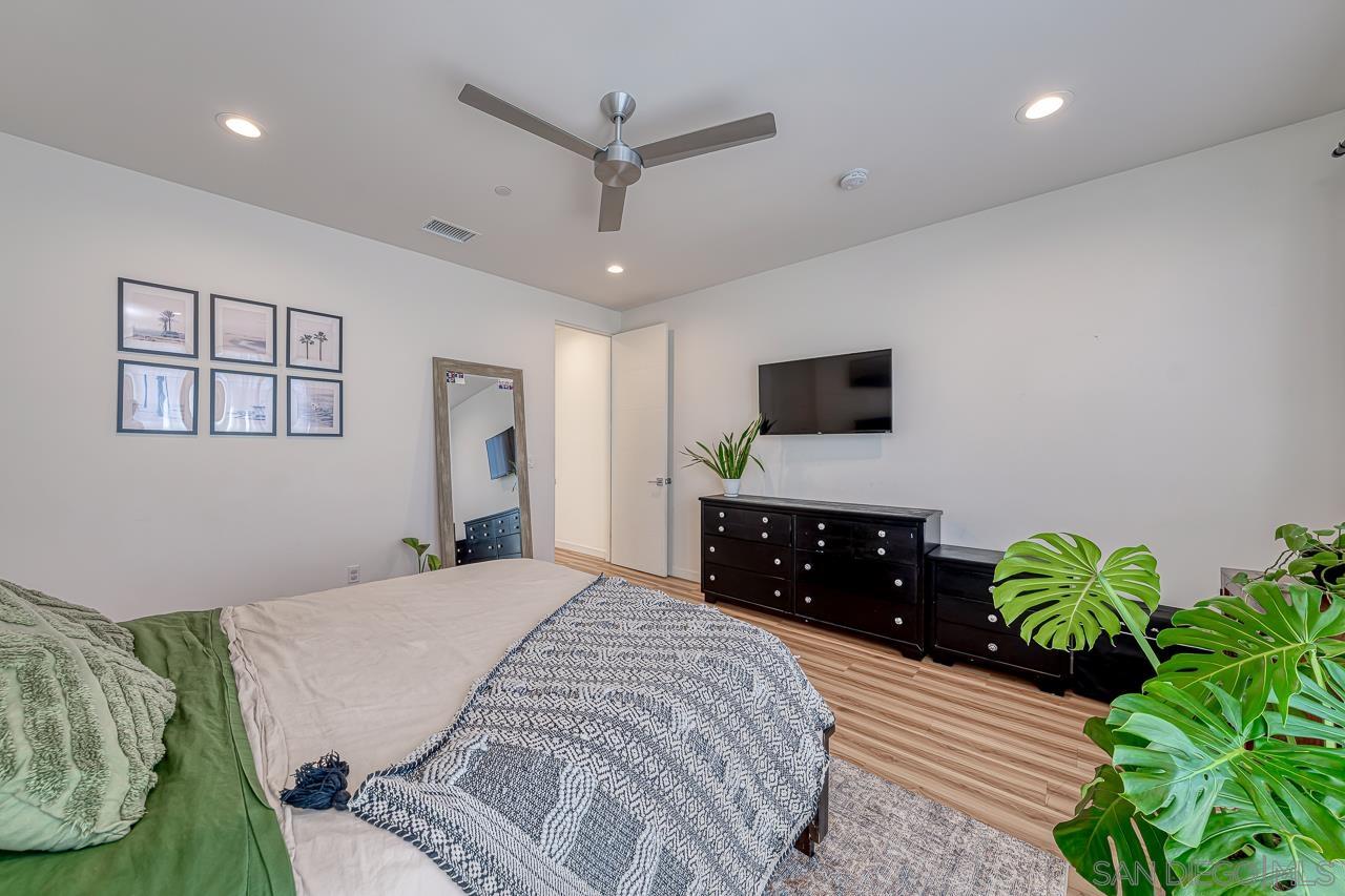Detail Gallery Image 22 of 43 For 1166  Holly Avenue  #3,  Imperial Beach,  CA 91932 - 3 Beds | 2/1 Baths
