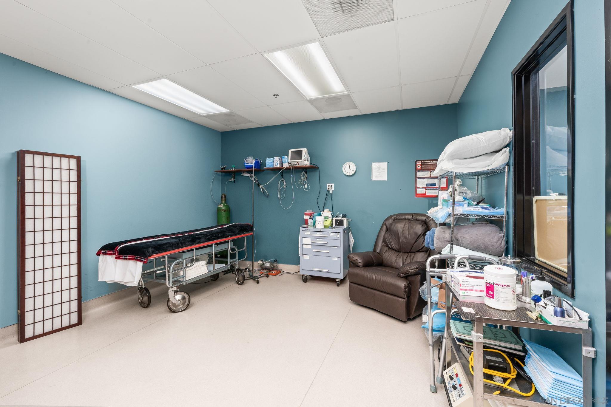 Detail Gallery Image 19 of 41 For 131  Orange Ave, Coronado,  CA 92118 - – Beds | – Baths