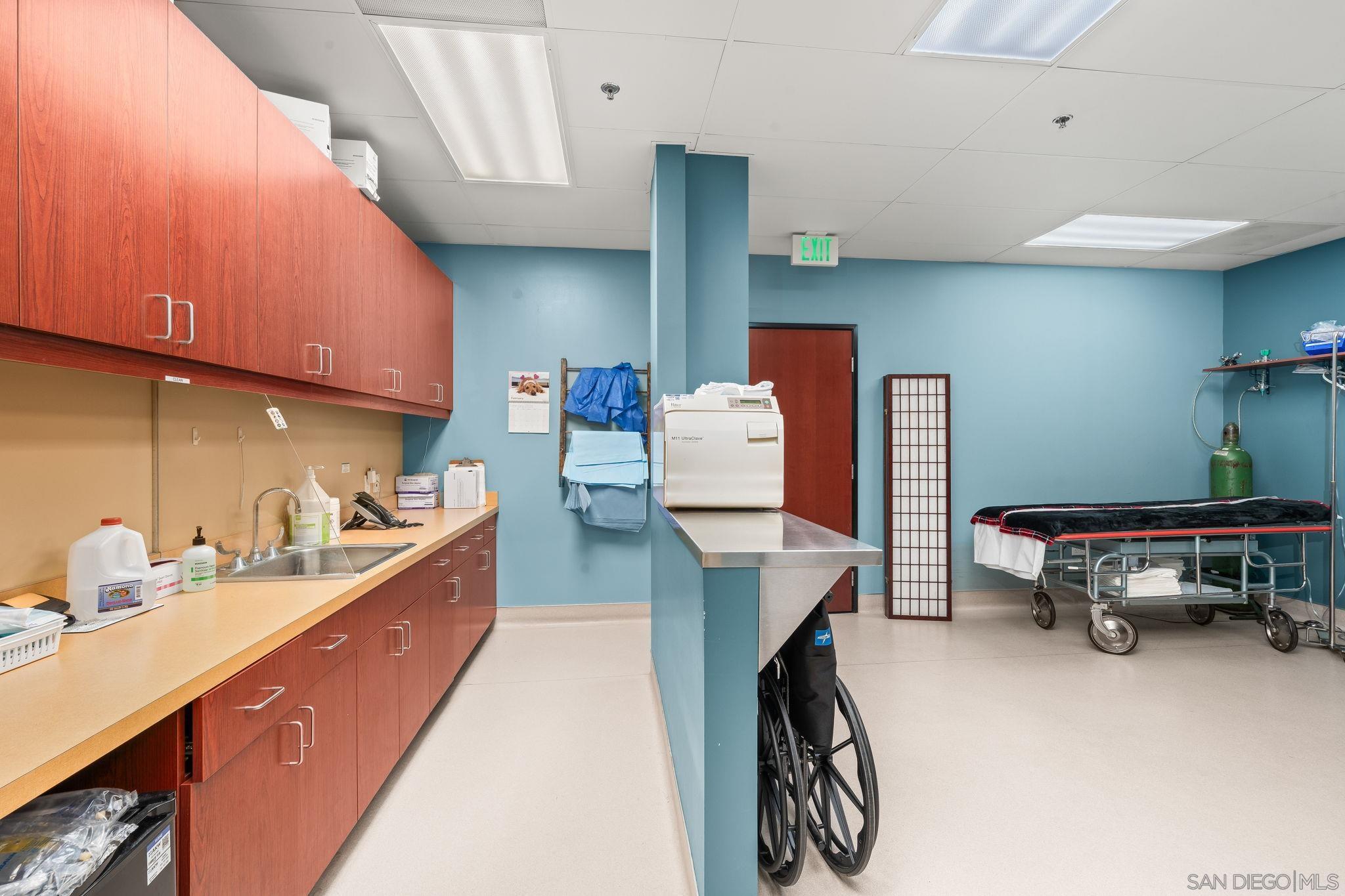 Detail Gallery Image 20 of 41 For 131  Orange Ave, Coronado,  CA 92118 - – Beds | – Baths