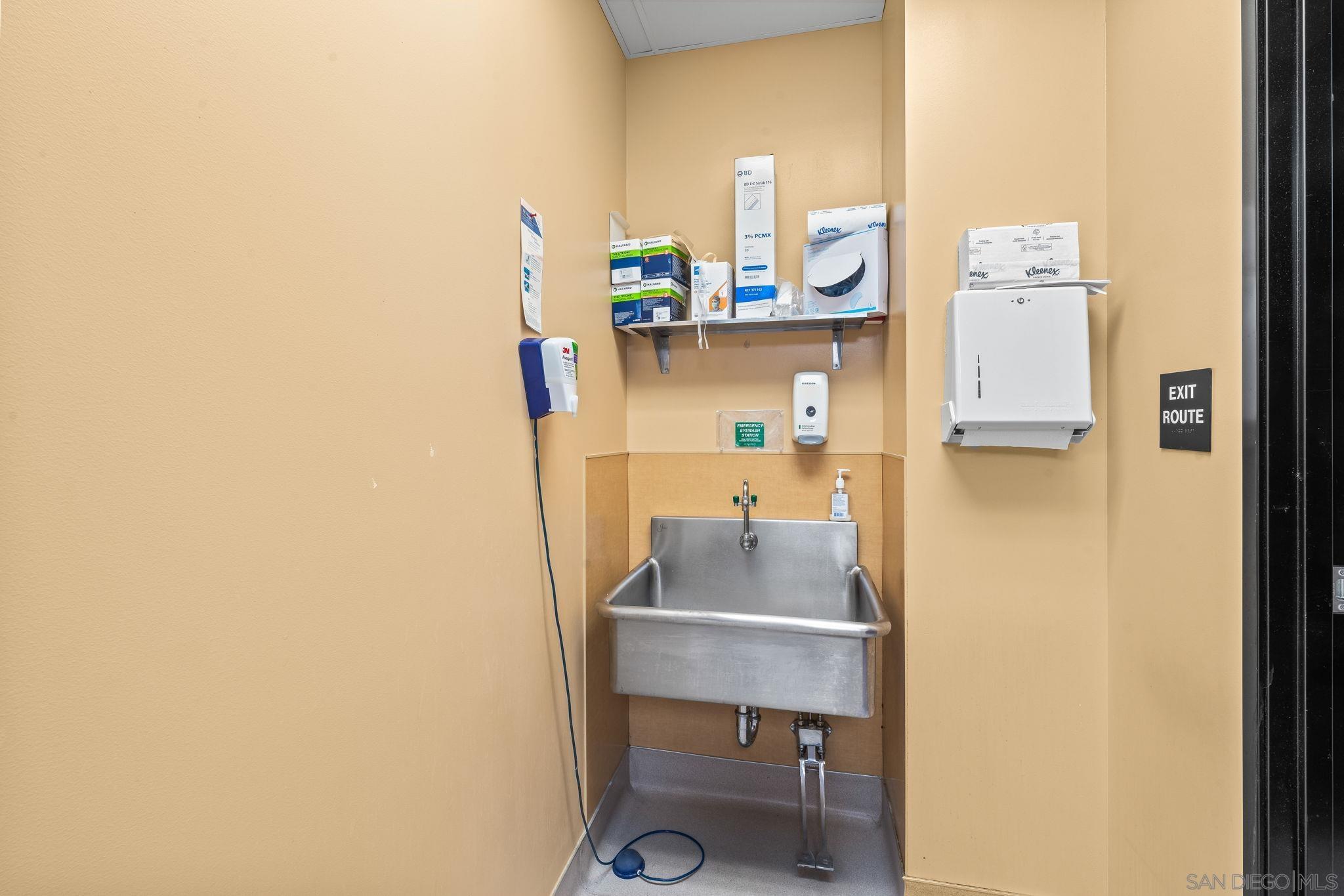 Detail Gallery Image 25 of 41 For 131  Orange Ave, Coronado,  CA 92118 - – Beds | – Baths