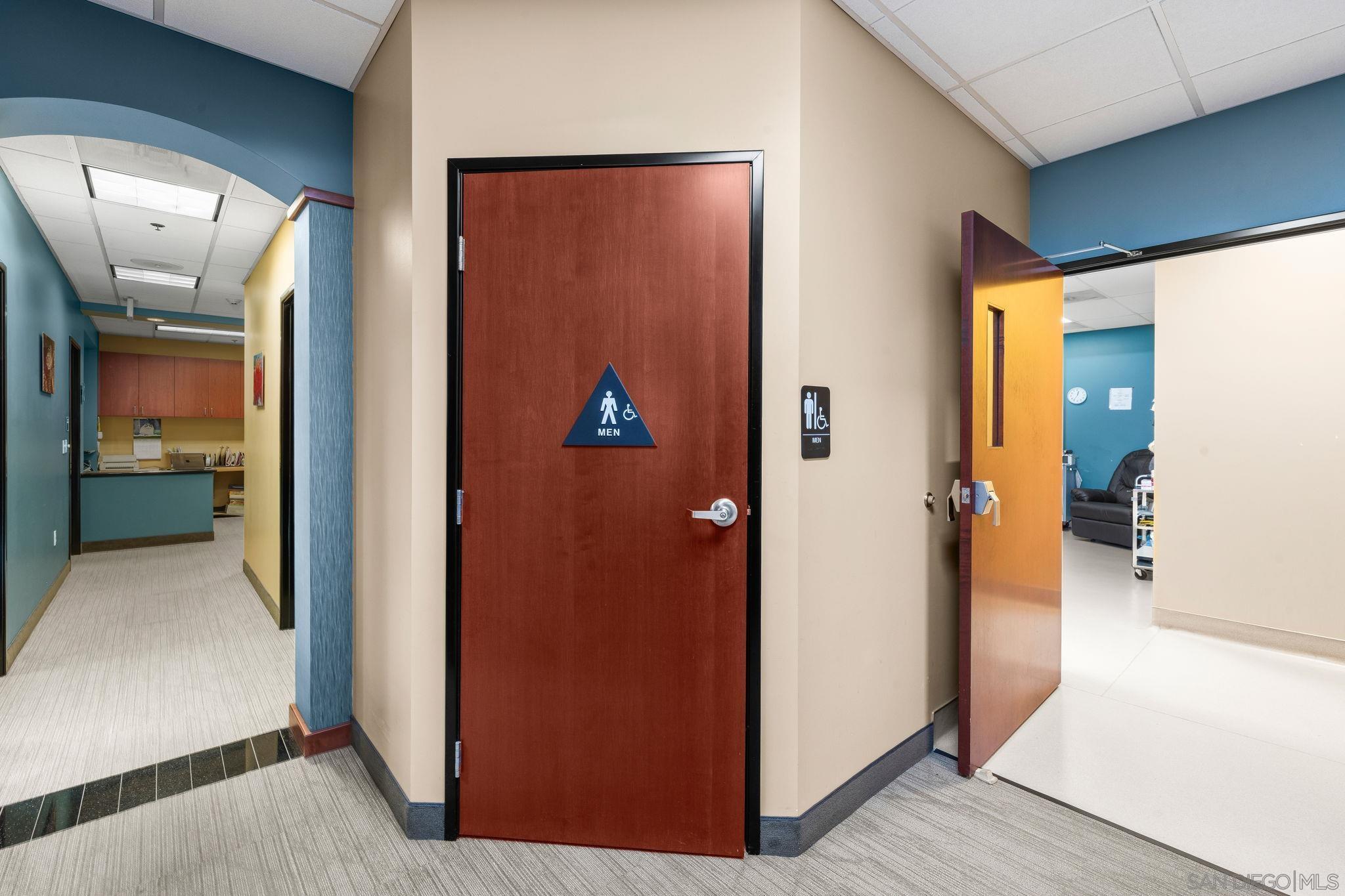 Detail Gallery Image 27 of 41 For 131  Orange Ave, Coronado,  CA 92118 - – Beds | – Baths