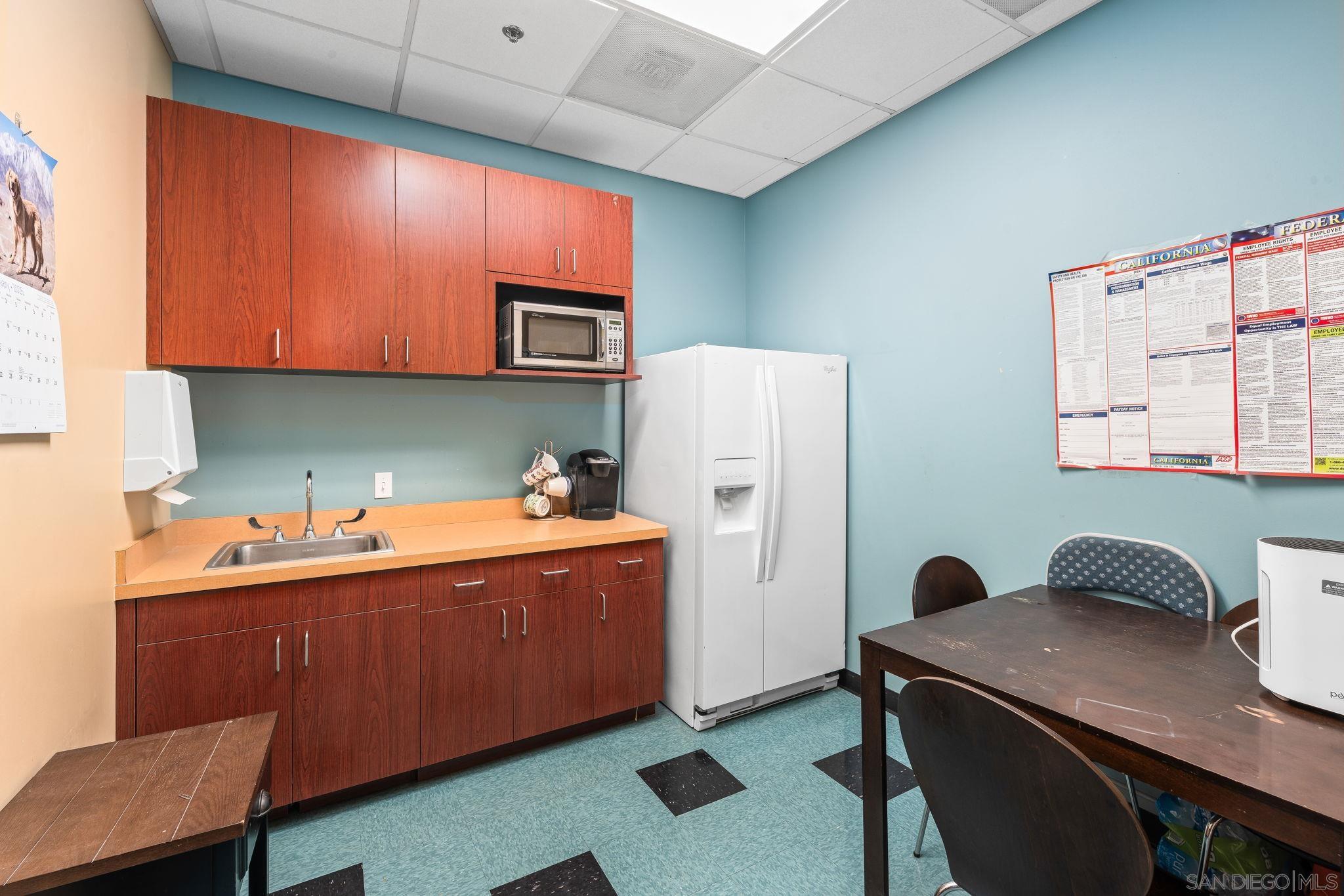 Detail Gallery Image 29 of 41 For 131  Orange Ave, Coronado,  CA 92118 - – Beds | – Baths