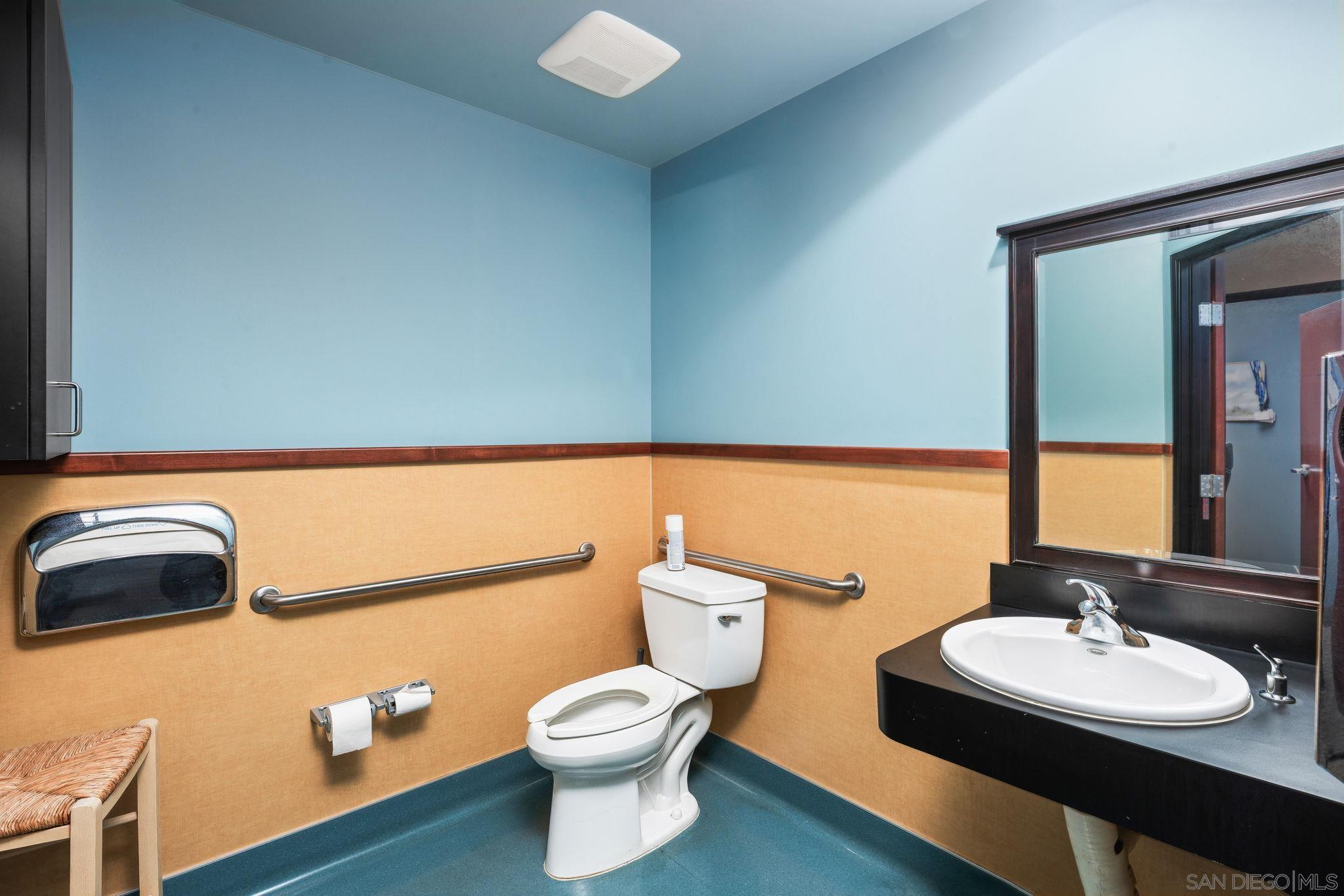 Detail Gallery Image 30 of 41 For 131  Orange Ave, Coronado,  CA 92118 - – Beds | – Baths