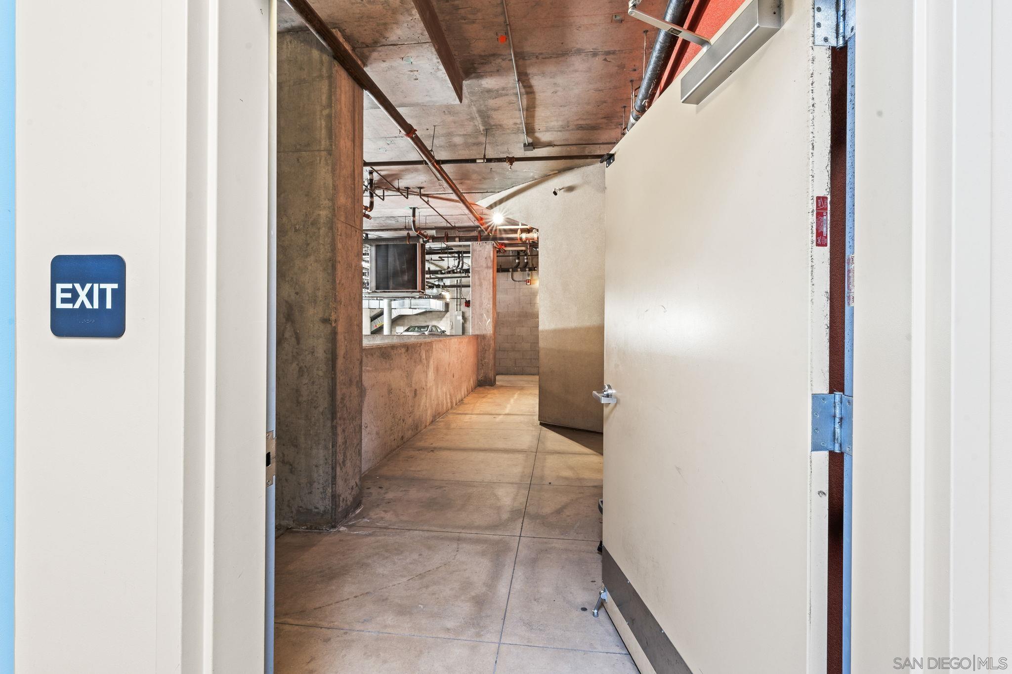 Detail Gallery Image 34 of 41 For 131  Orange Ave, Coronado,  CA 92118 - – Beds | – Baths