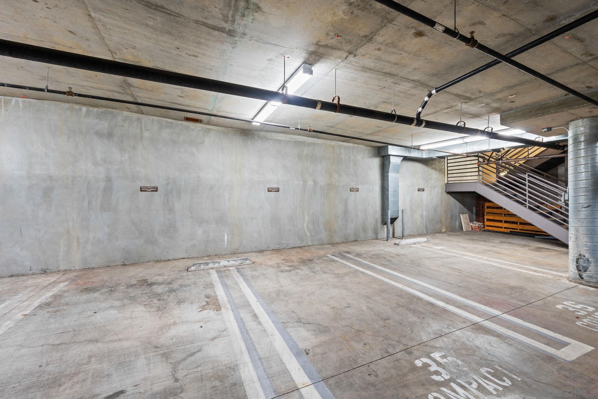 Detail Gallery Image 36 of 41 For 131  Orange Ave, Coronado,  CA 92118 - – Beds | – Baths