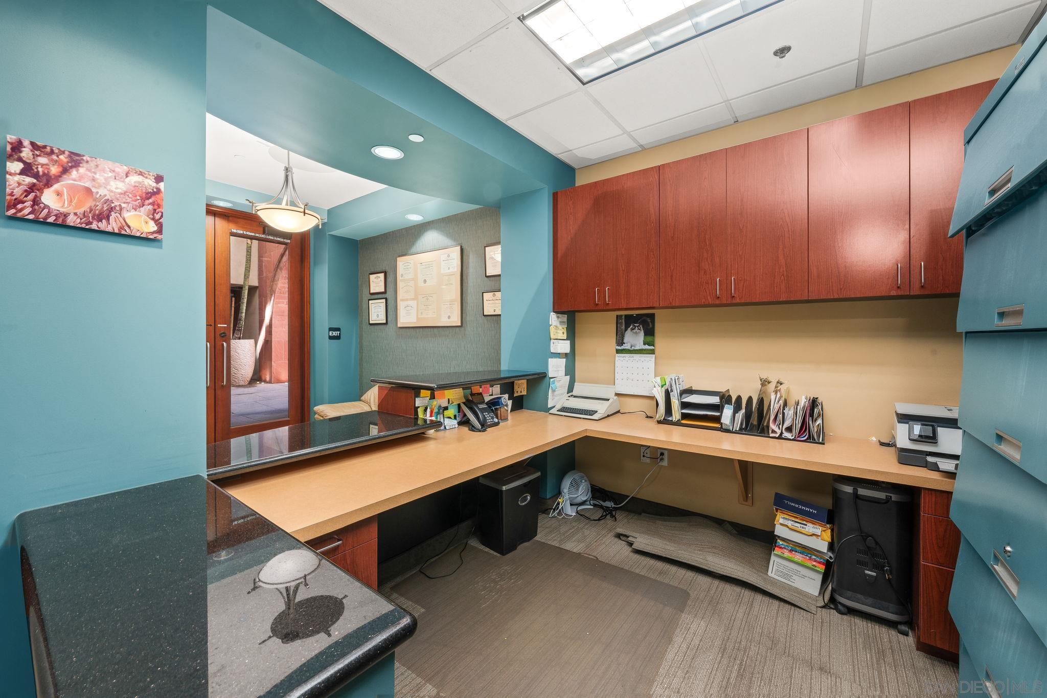 Detail Gallery Image 9 of 41 For 131  Orange Ave, Coronado,  CA 92118 - – Beds | – Baths