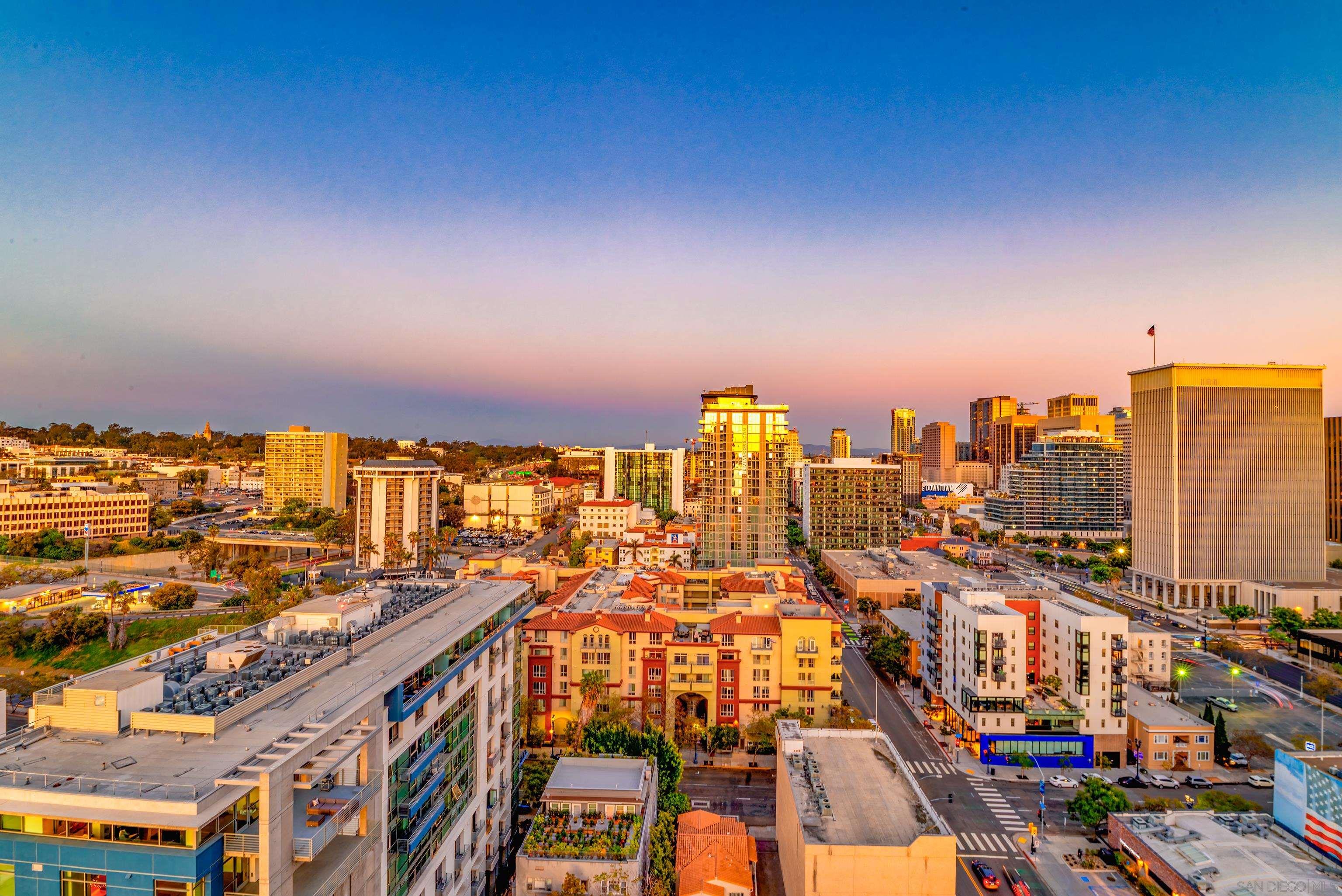 Detail Gallery Image 3 of 11 For 300 W Beech St  #1908,  San Diego,  CA 92101 - 2 Beds | 2 Baths