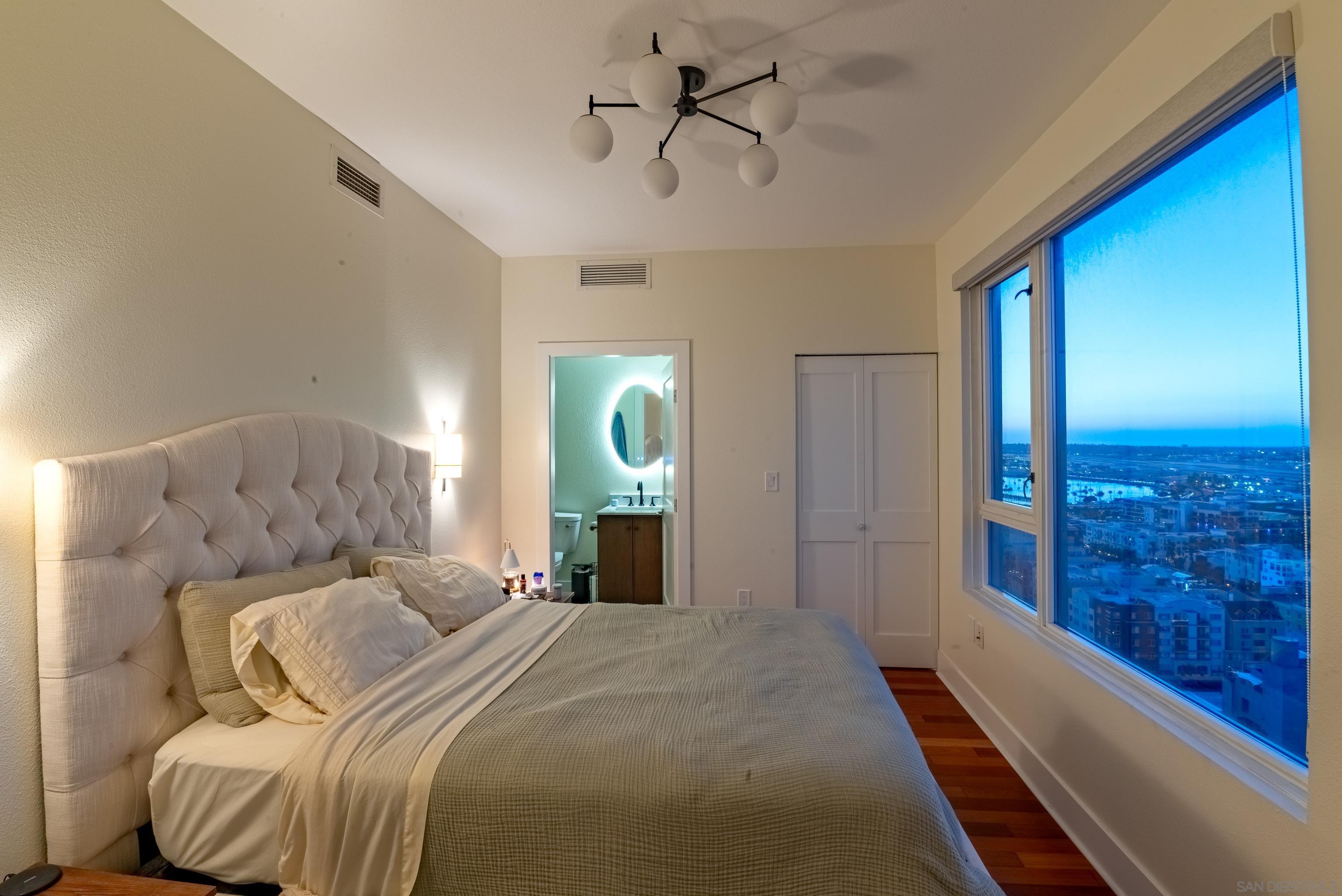 Detail Gallery Image 5 of 11 For 300 W Beech St  #1908,  San Diego,  CA 92101 - 2 Beds | 2 Baths