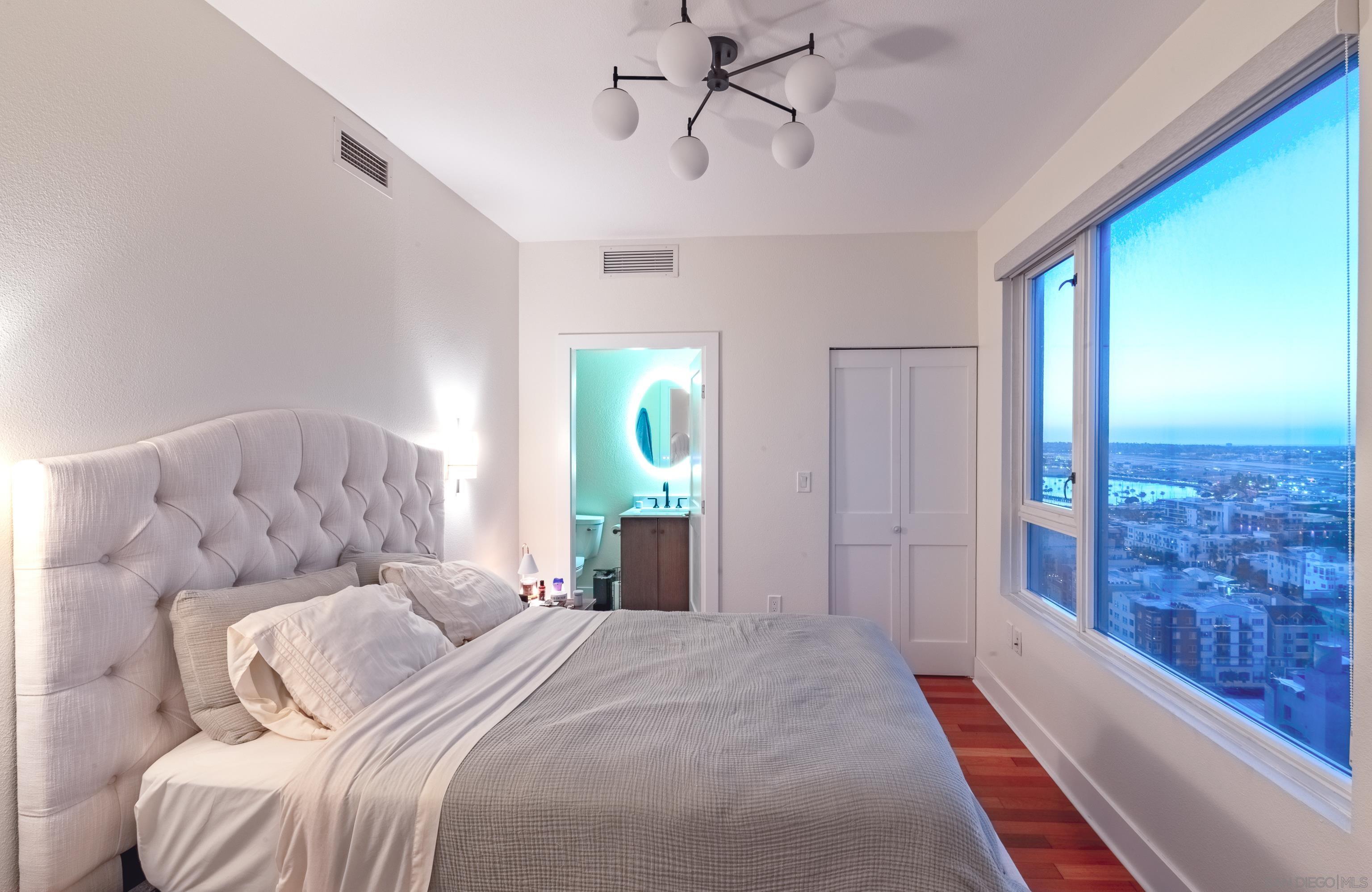 Detail Gallery Image 6 of 11 For 300 W Beech St  #1908,  San Diego,  CA 92101 - 2 Beds | 2 Baths