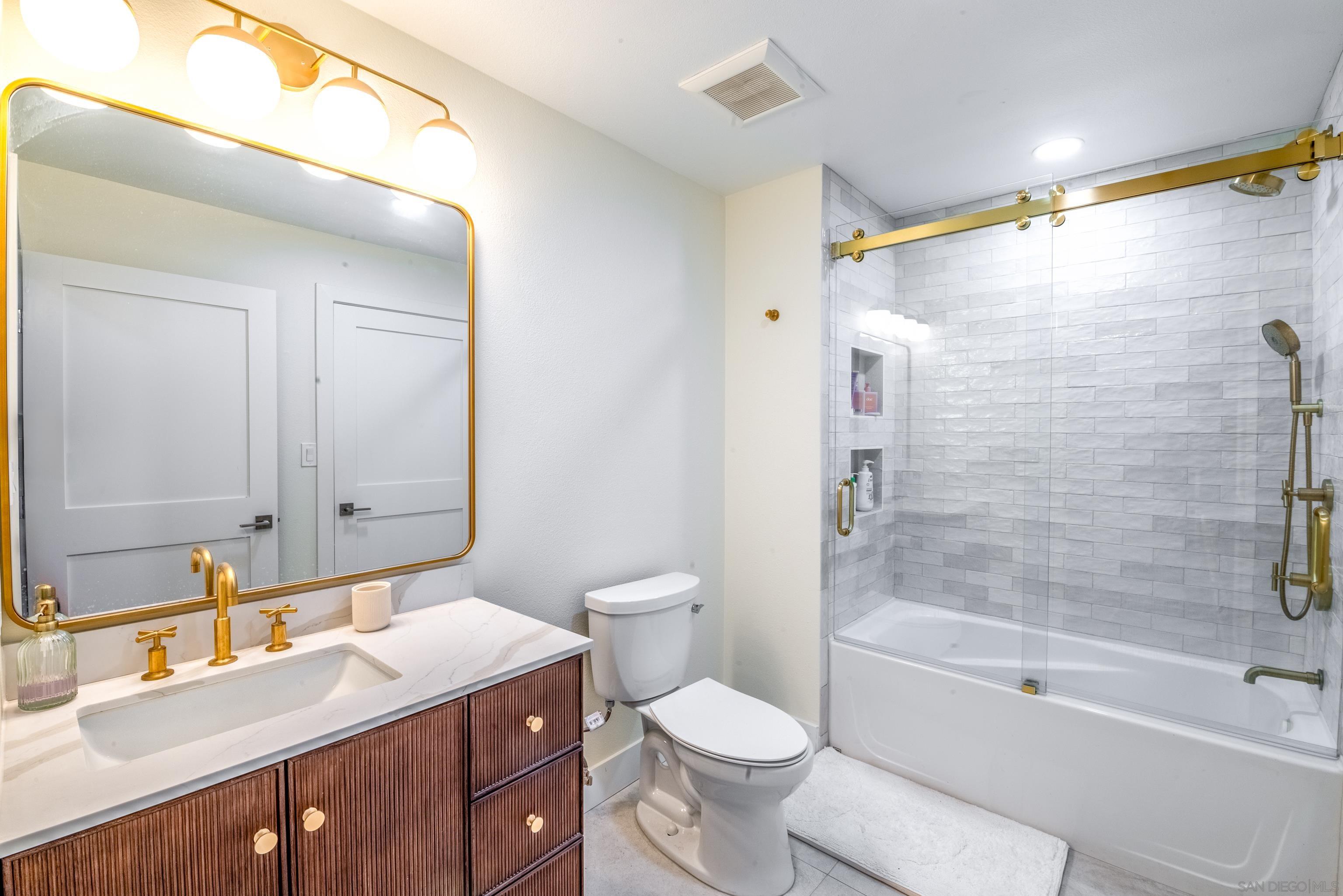 Detail Gallery Image 7 of 11 For 300 W Beech St  #1908,  San Diego,  CA 92101 - 2 Beds | 2 Baths