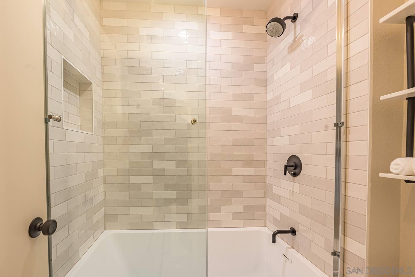 Detail Gallery Image 14 of 31 For 3691  Caminito Cielo Del Mar, San Diego,  CA 92130 - 3 Beds | 3 Baths