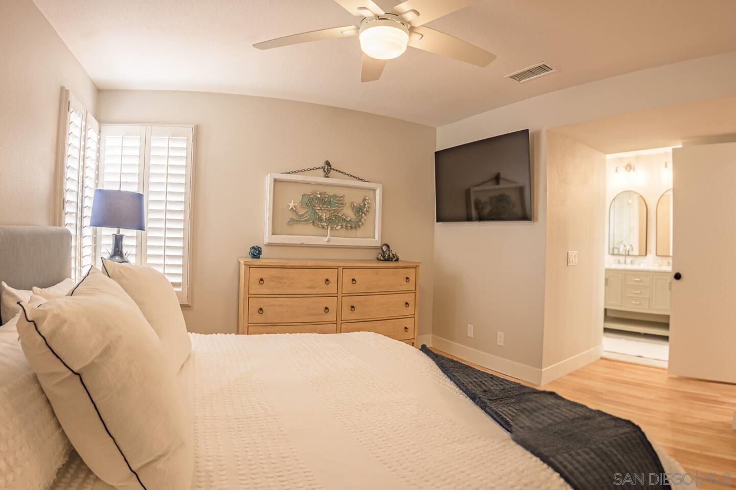 Detail Gallery Image 8 of 31 For 3691  Caminito Cielo Del Mar, San Diego,  CA 92130 - 3 Beds | 3 Baths