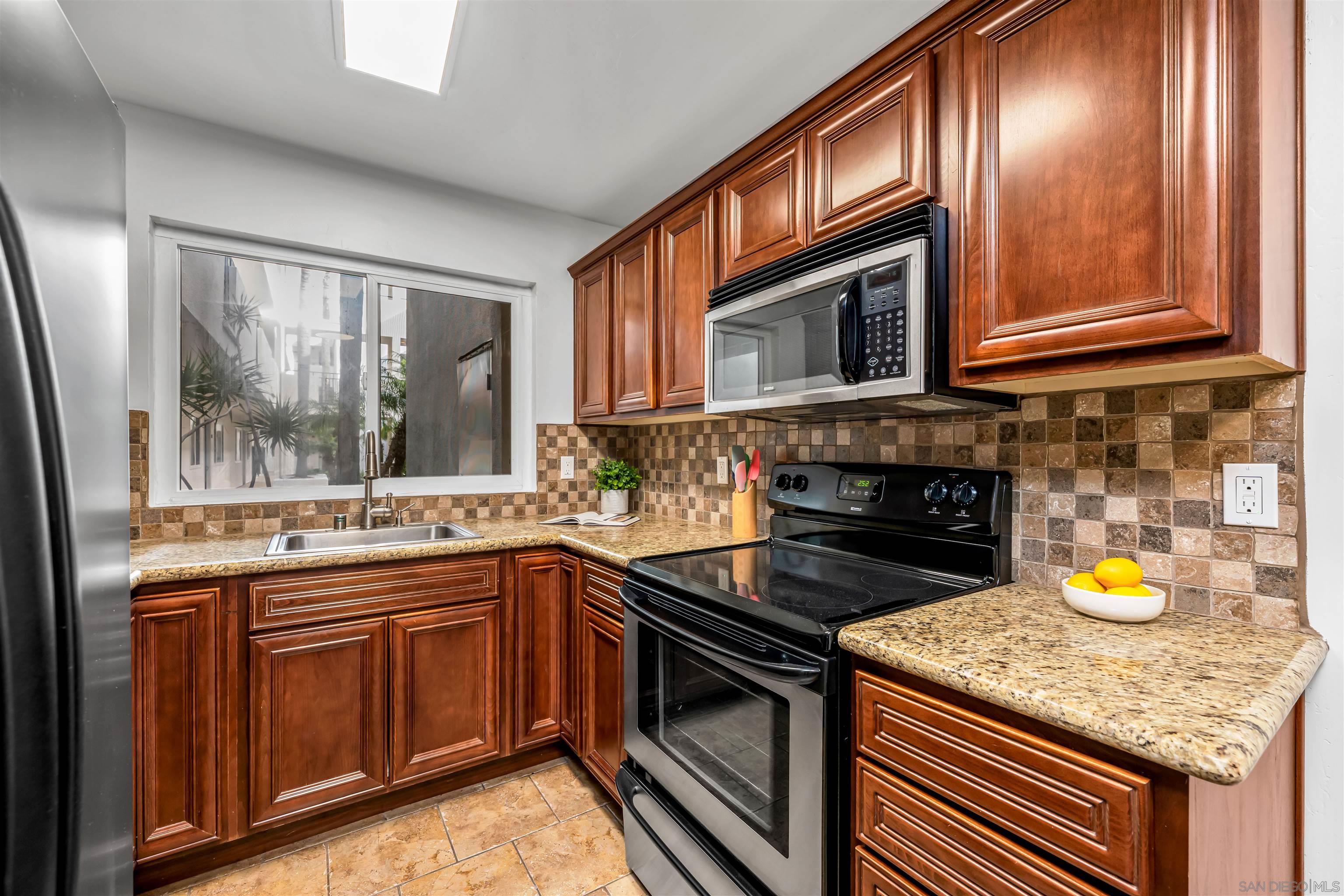 Detail Gallery Image 6 of 21 For 1030  Robinson Ave  #104,  San Diego,  CA 92103 - 1 Beds | 1 Baths